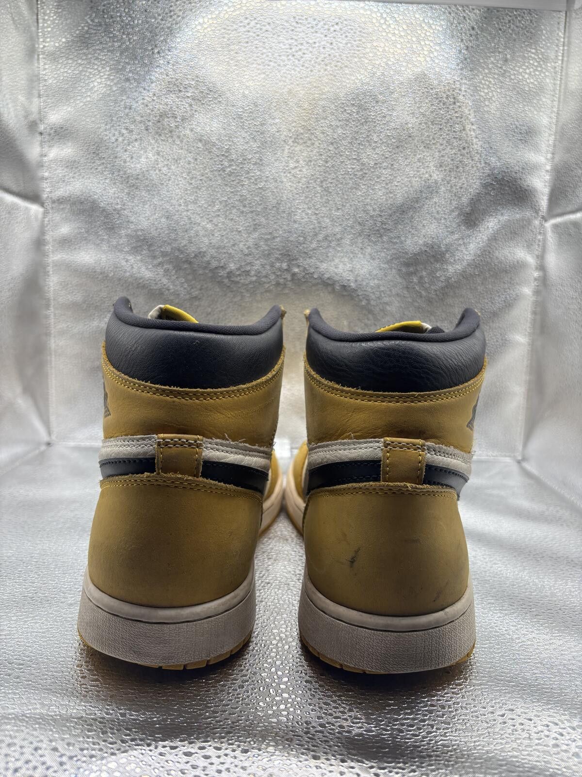 Jordan Brand Air Jordan 1 high yellow Orche Size US 10.5 / EU 43-44 - 4 Thumbnail