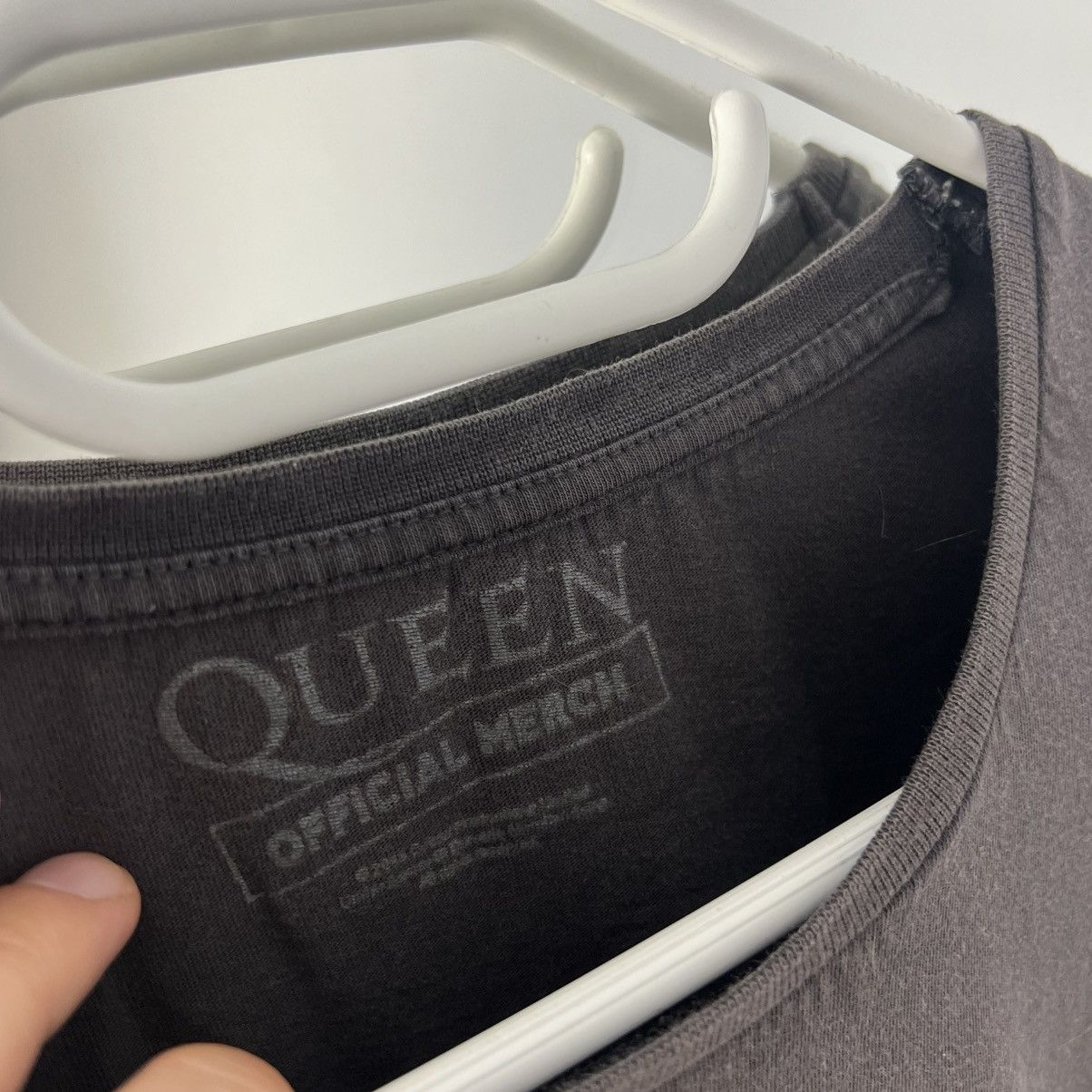 Band Tees Vintage Y2K Queen Big Logo Rock Band T-Shirt Streetwear Size US L / EU 52-54 / 3 - 4 Thumbnail