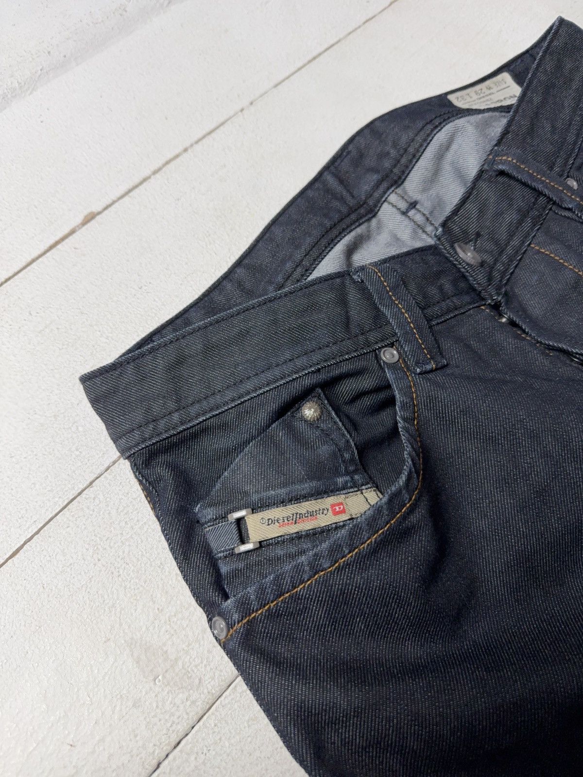 Diesel Luxury 00s Diesel Darron Regular Slim Tapered Jeans W29 L32 Size US 29 - 9 Thumbnail