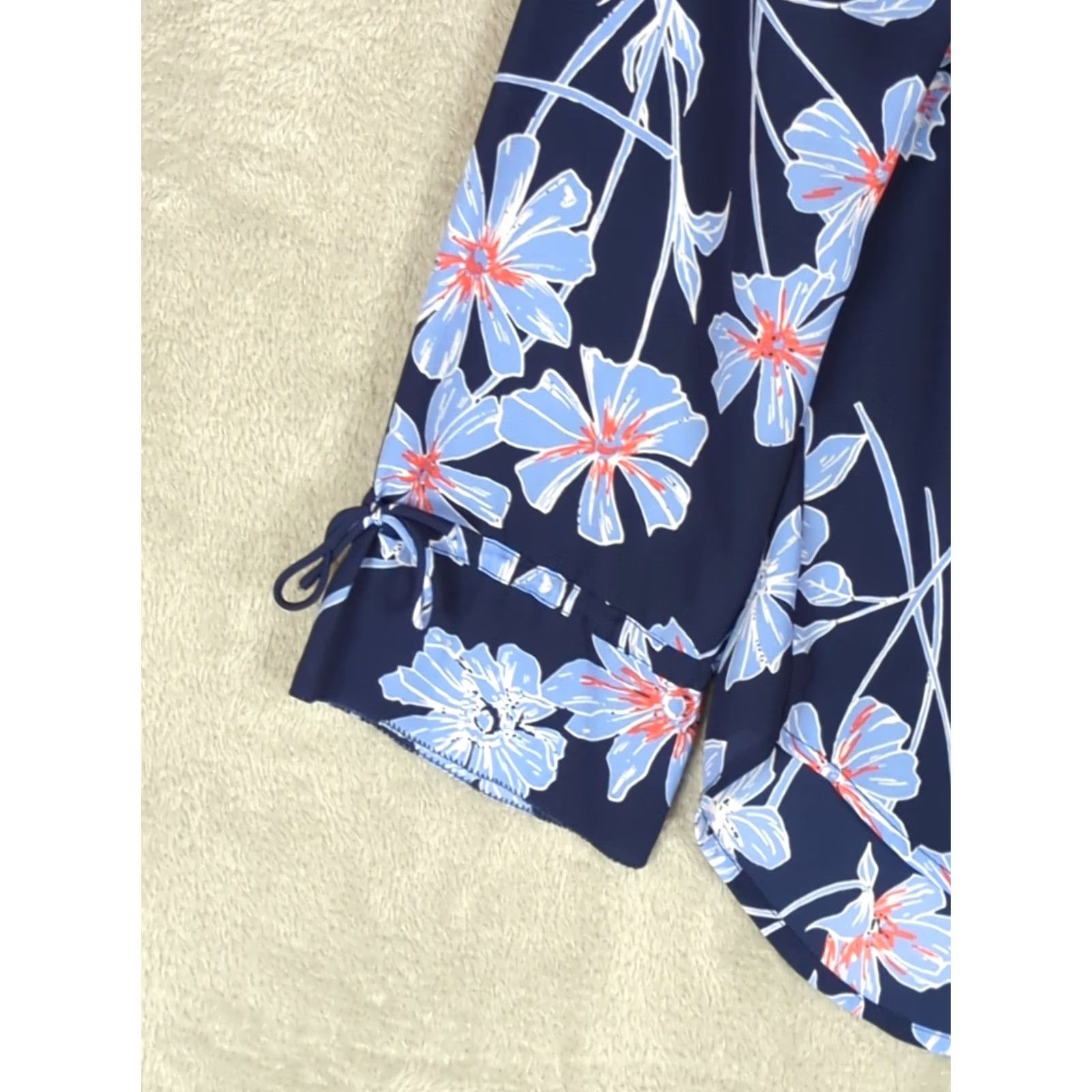 Vintage New York & Company FOXCROFT Button Down Pleated Tunic Blouse Blues Floral Chiffon V-Neck Flared Sleeve Casual Travel Size 10 Women’s Size L / US 10 / IT 46 - 4 Thumbnail