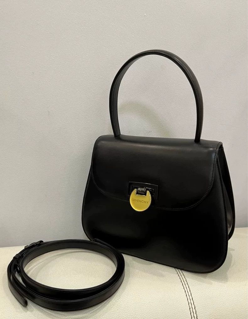 Givenchy Givenchy Vintage Black Gold Flip Lock Bag Size ONE SIZE - 1 Thumbnail
