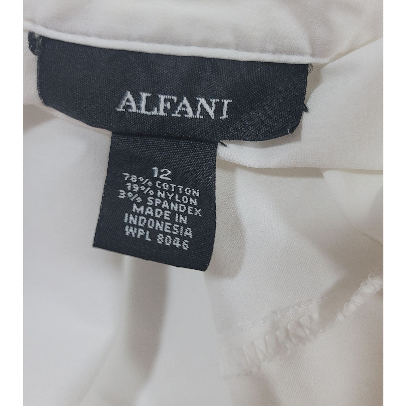 Alfani Alfani White V Neck Hidden Button Front Pleated Shirt 12 Size XL / US 12-14 / IT 48-50 - 4 Thumbnail