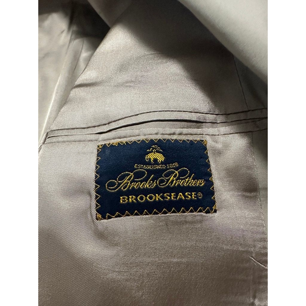 Brooks Brothers Brooks Brothers Brooksease khaki two button blazer size 43R Size 42R - 5 Thumbnail