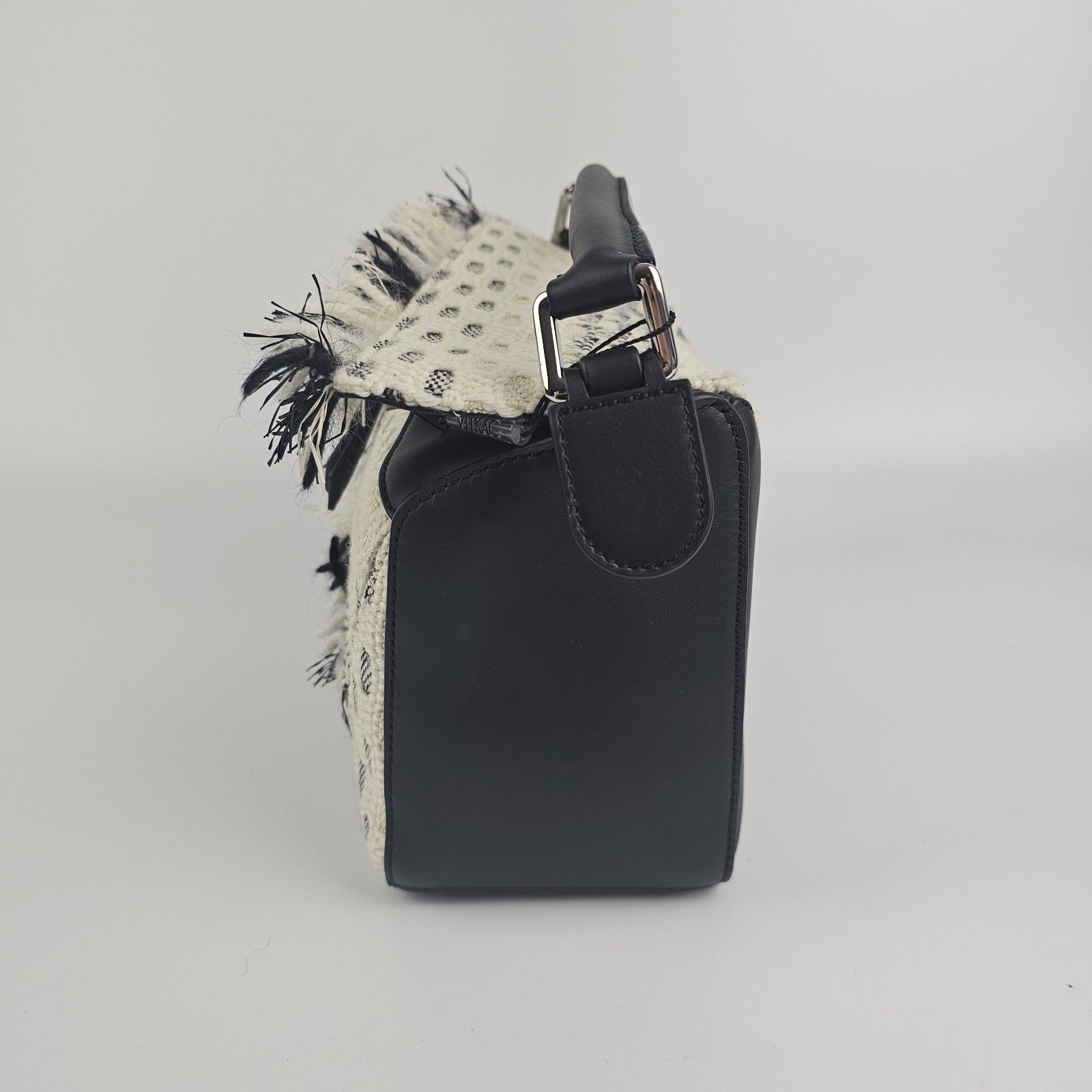 Loewe LOEWE Puzzle Small $5150 Black/White Woven Top Handle Bag Ne Size ONE SIZE - 5 Thumbnail