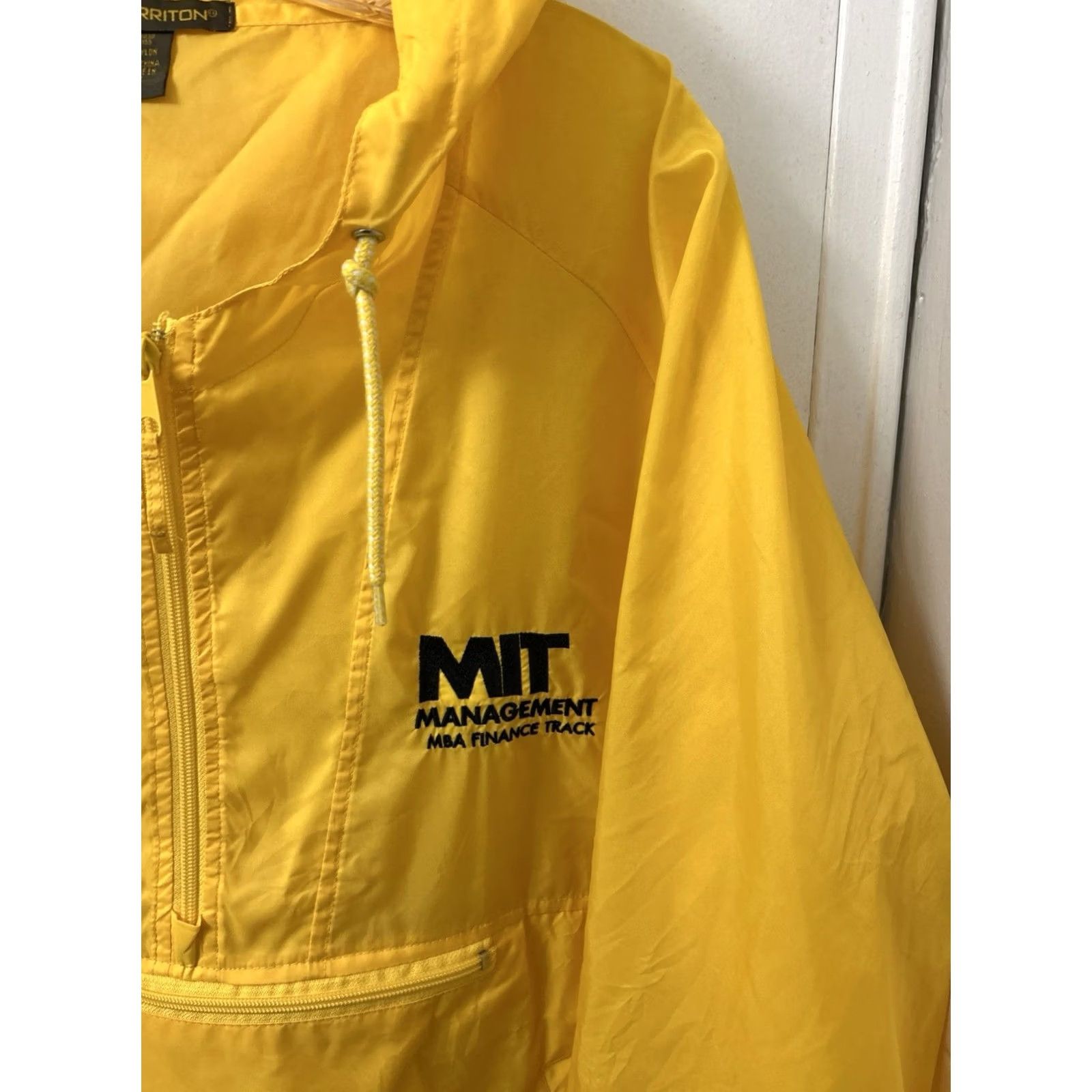 Vintage Harriton Jacket Mens L Yellow MIT MBA Finance Track Anorak Zip Hooded Packable Lightweight Water-Resistant Bar—Embroidered Logo Size US L / EU 52-54 / 3 - 4 Thumbnail
