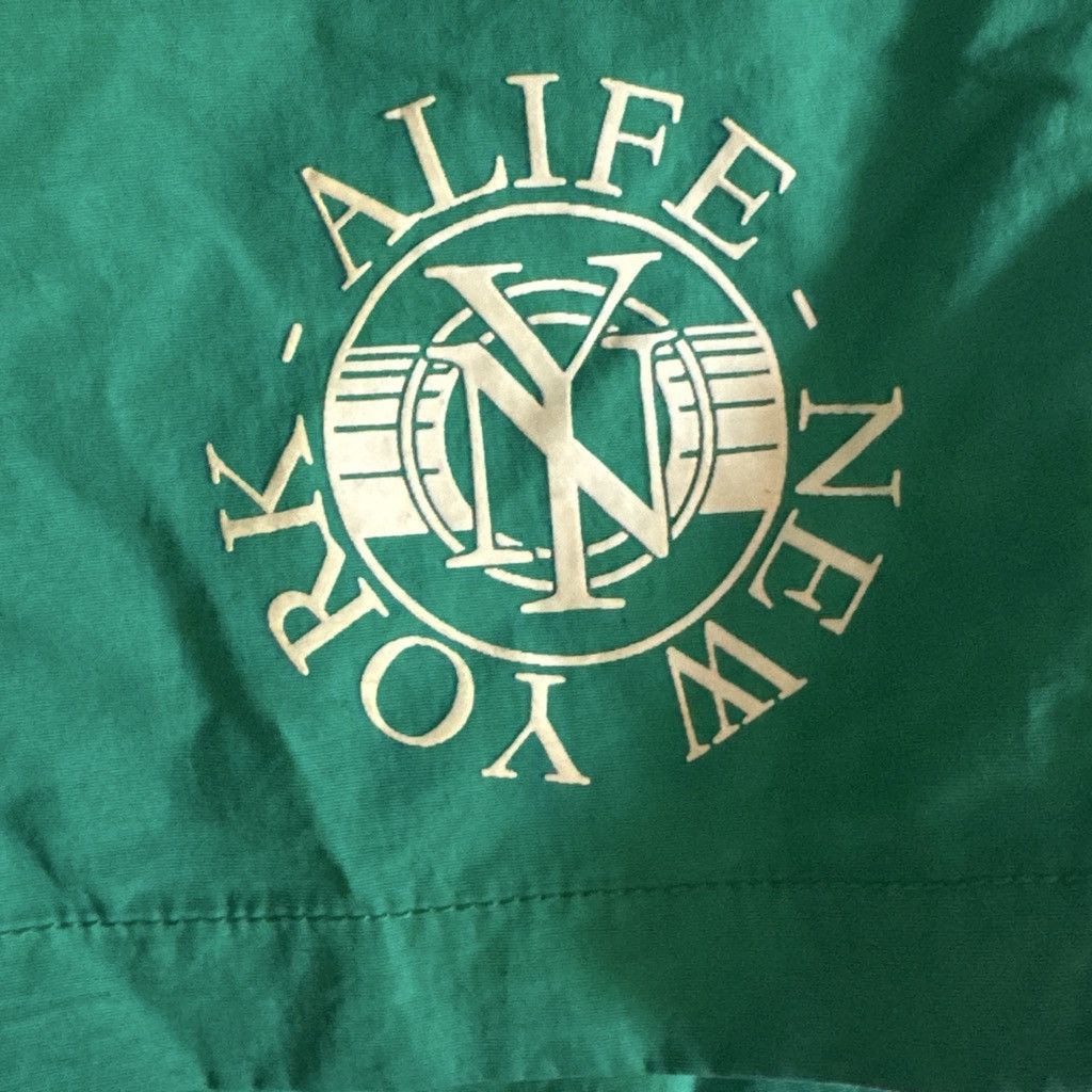 Alife Alife green swim shorts Size US 33 - 2 Thumbnail