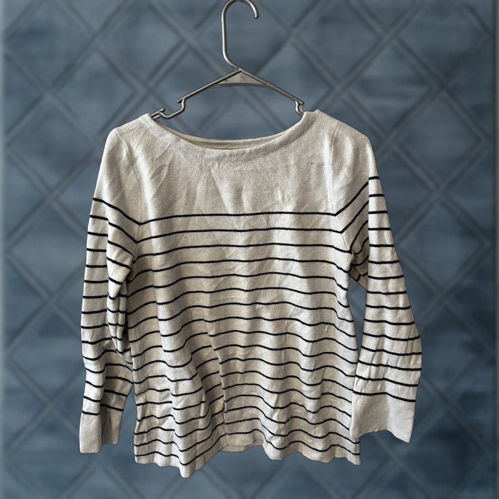 Vintage Tahari Sweater Womens M Knit Striped Raglan Long Sleeve Round Neck Gray Pullover Casual Fall Winter Mens? Size M / US 6-8 / IT 42-44 - 1 Thumbnail
