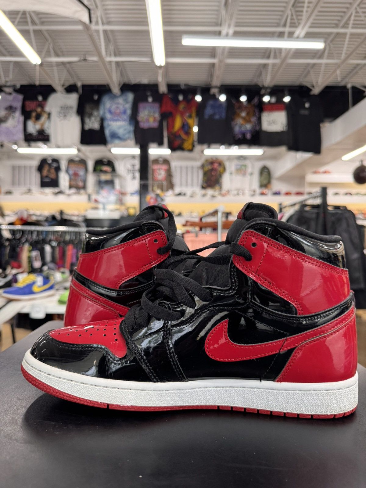 Jordan Brand Air Jordan 1 Patent Red Size 9 (2021) Size US 9 / EU 42 - 4 Thumbnail