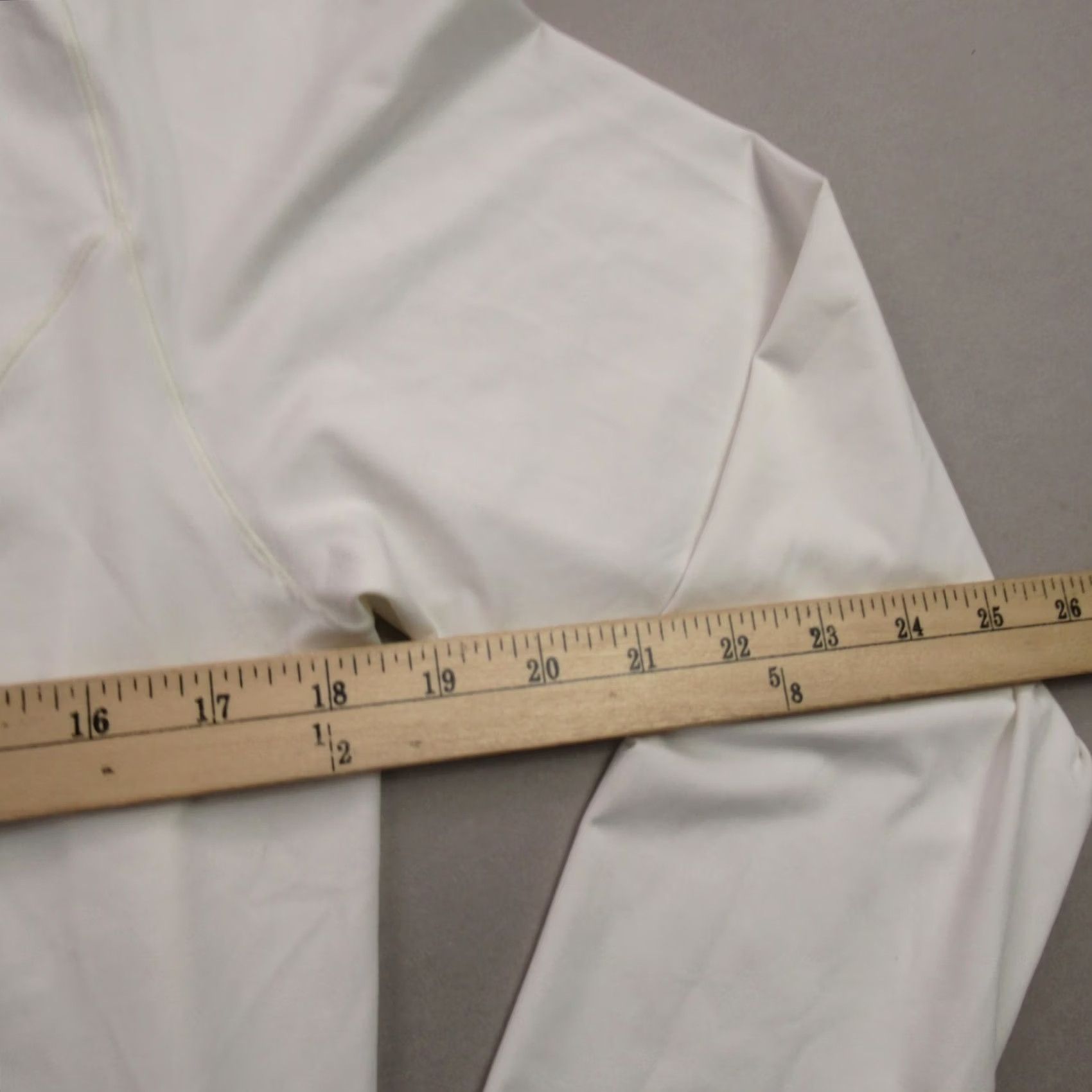 Patagonia Patagonia Shirt Mens Medium White Long Sleeve Crew Neck Outdoor Lightweight Shirt Mens White Long Sleeve Crew Neck Patagonia (All Seasons) Size US M / EU 48-50 / 2 - 7 Thumbnail
