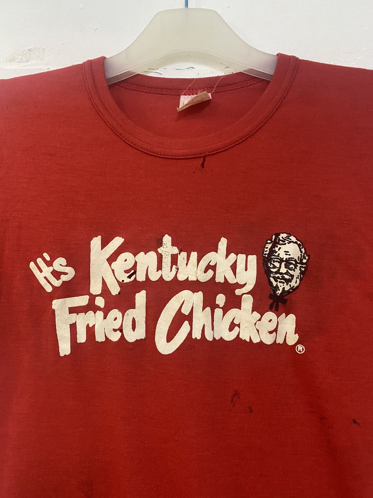 Vintage 💥OFFER PRICE💥VINTAGE 80s THRASHED KFC ITS FINGER LICKIN GOOD Size US M / EU 48-50 / 2 - 4 Thumbnail