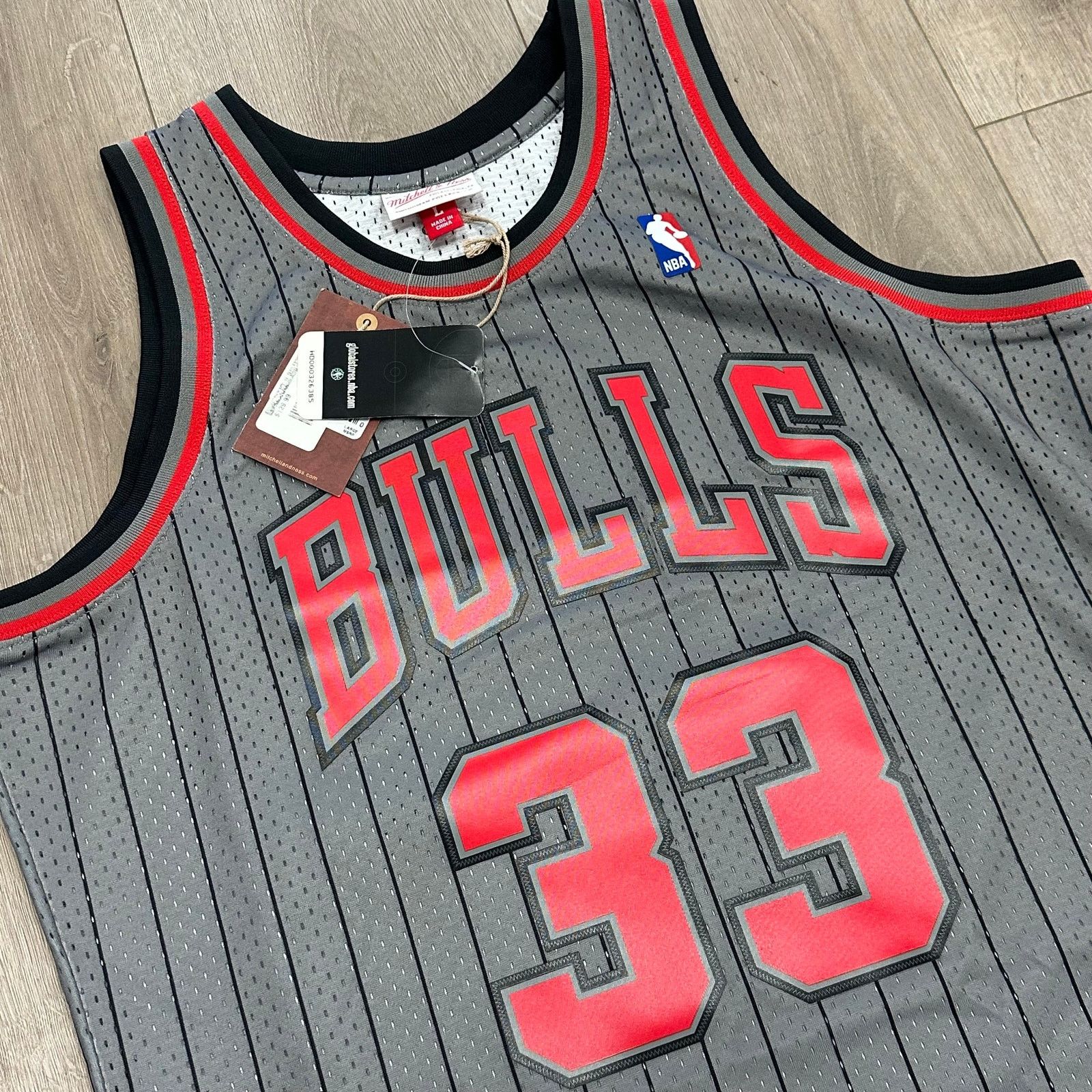 Mitchell & Ness New Mitchell & Ness Chicago Bulls Scottie Pippen 1995 jersey Size US L / EU 52-54 / 3 - 2 Thumbnail
