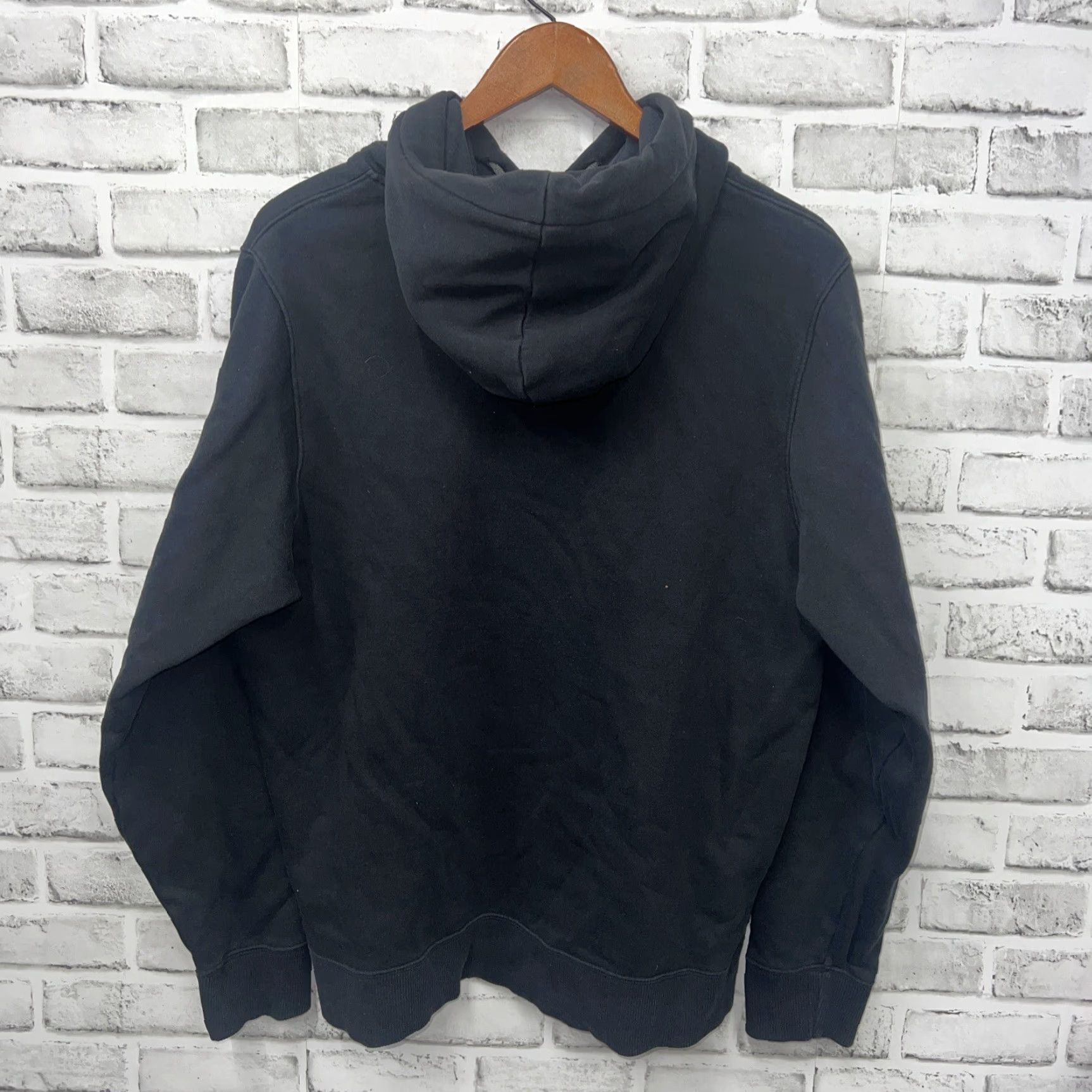 Under Armour VINTAGE Under Armour Hoodie Pullover Men Large Black ColdGear Sportswear Size US L / EU 52-54 / 3 - 4 Thumbnail