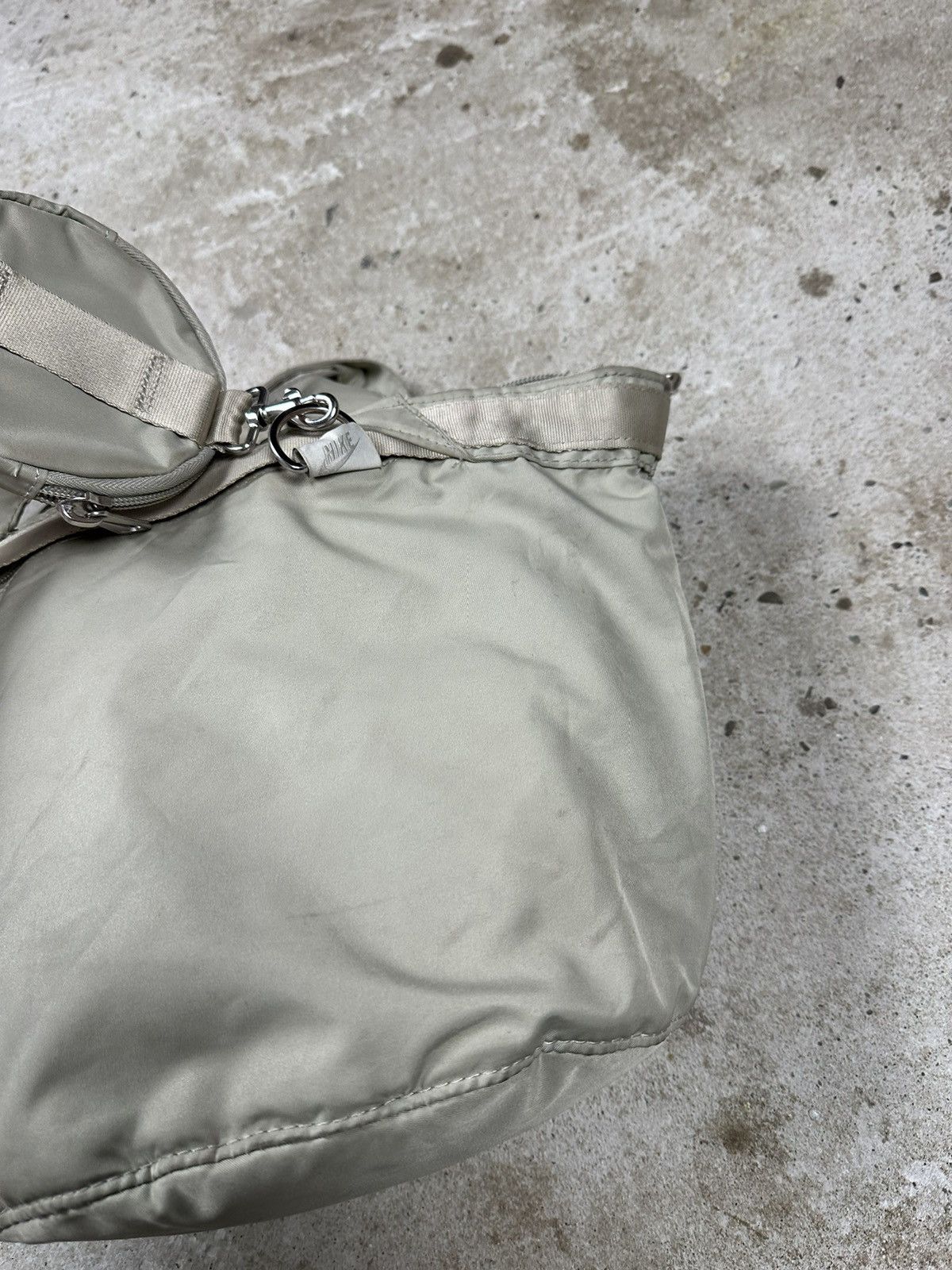 Nike Vintage Y2K Nike Tote Hand Bag Distressed Size ONE SIZE - 4 Thumbnail