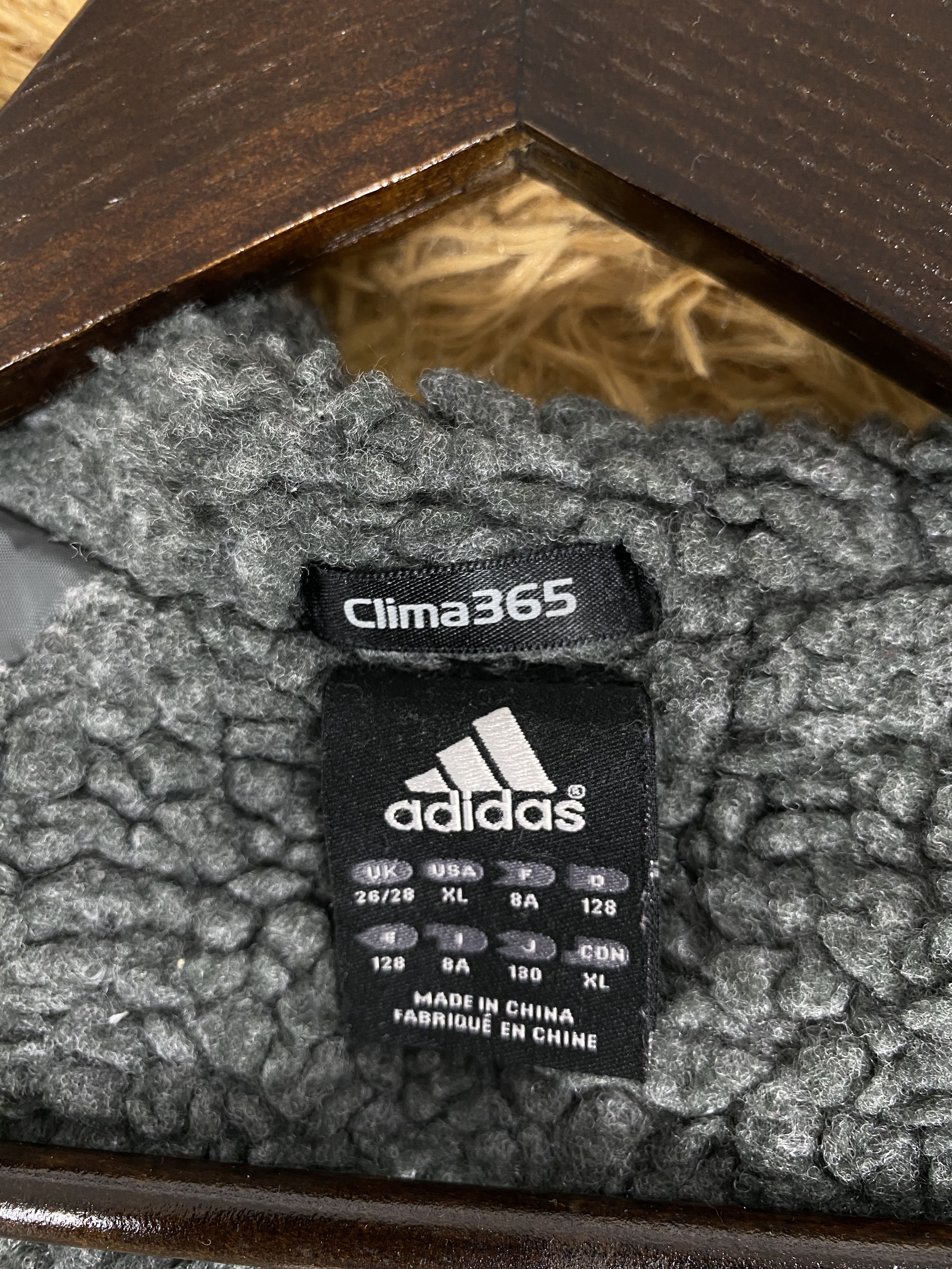 Adidas Vintage Adidas Red Stripes Hoodie Sherpa Lining Jacket J2268 Size US S / EU 44-46 / 1 - 11 Thumbnail
