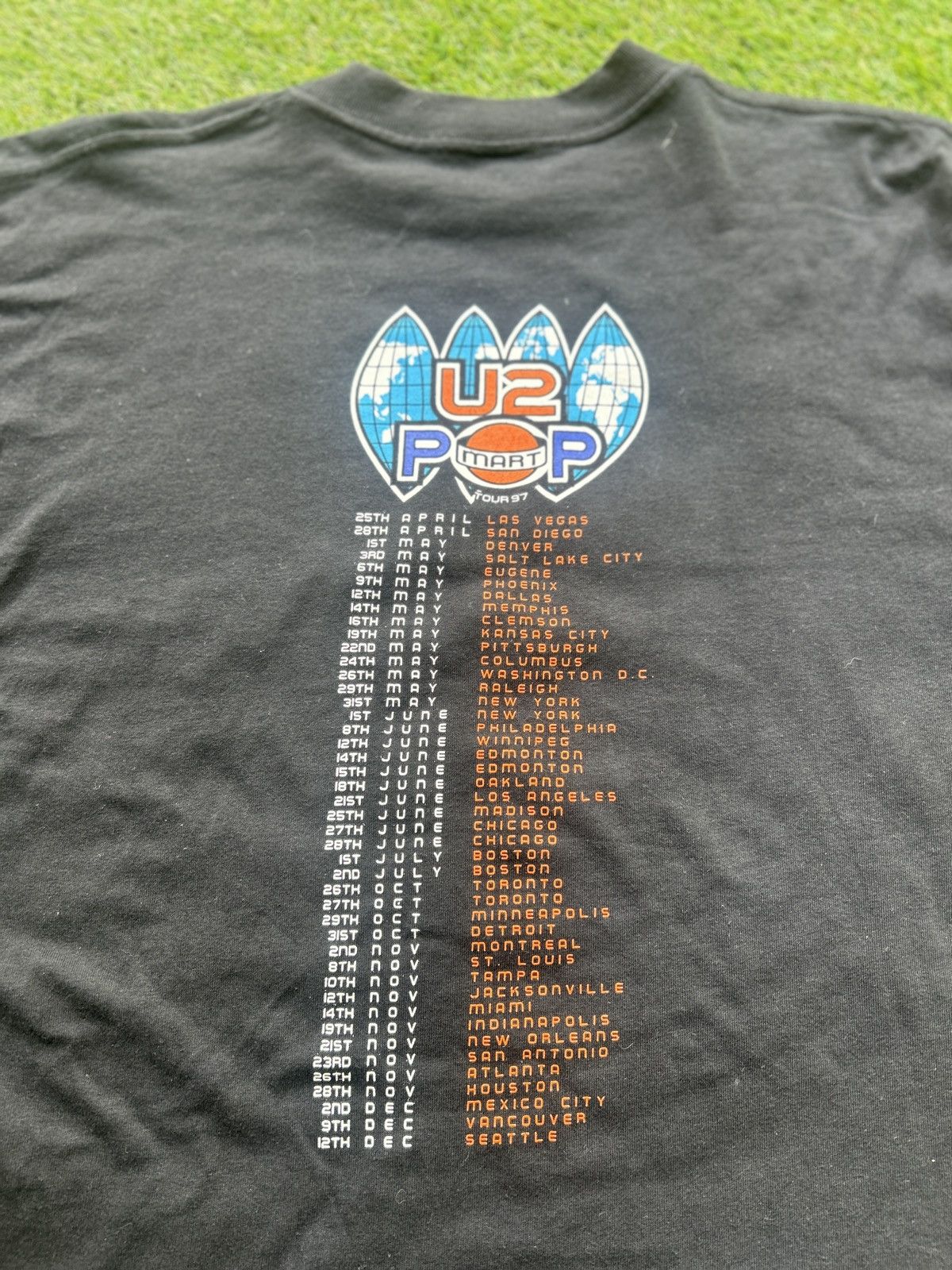 Band Tees Vintage U2 PopMart Tour 1997 Band T-Shirt Size US XL / EU 56 / 4 - 6 Thumbnail
