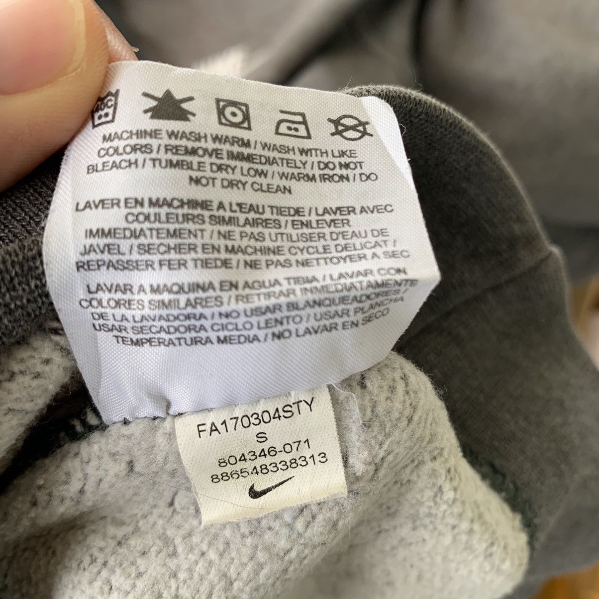 Nike Thrashed Faded Y2K Nike Hoodie Size US M / EU 48-50 / 2 - 7 Thumbnail