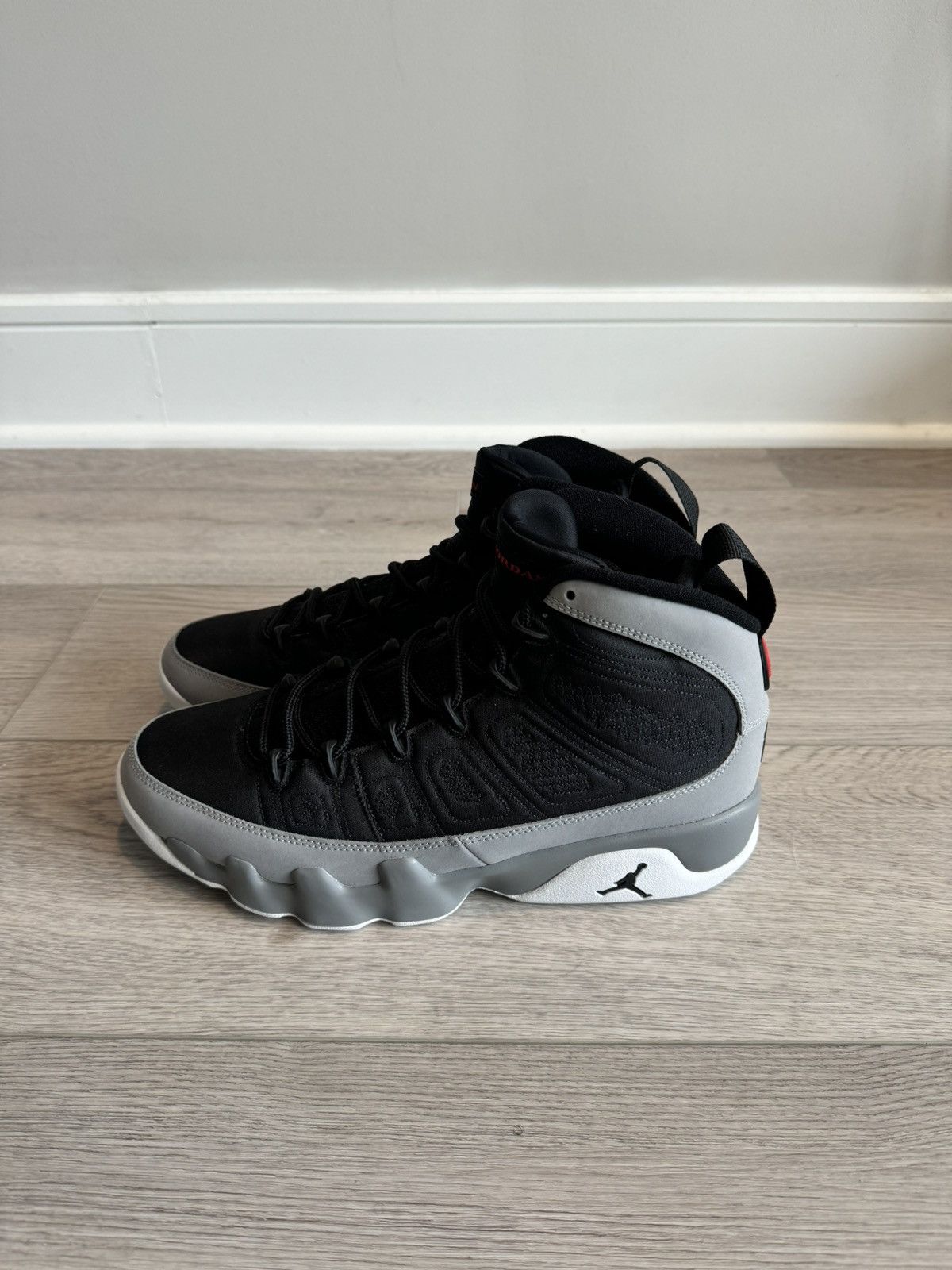 Jordan Brand × Nike Air Jordan 9 ‘Particle Grey’ Size US 10 / EU 43 - 12 Thumbnail