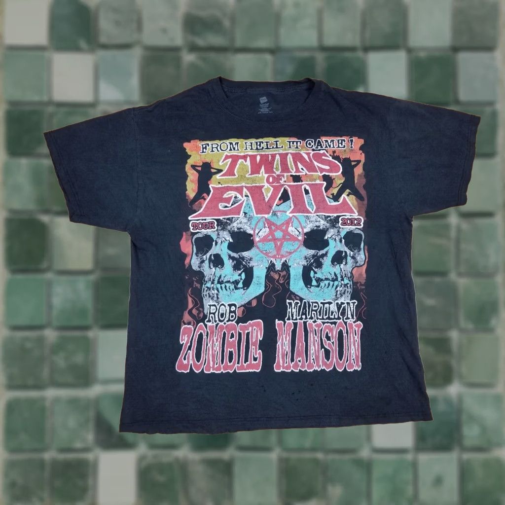 Vintage VINTAGE 2012 ROB ZOMBIE AND MARILYN MANSON TOUR T-SHIRT SZ XLARGE FADE WAORN Mens Size US XL / EU 56 / 4 - 1 Thumbnail