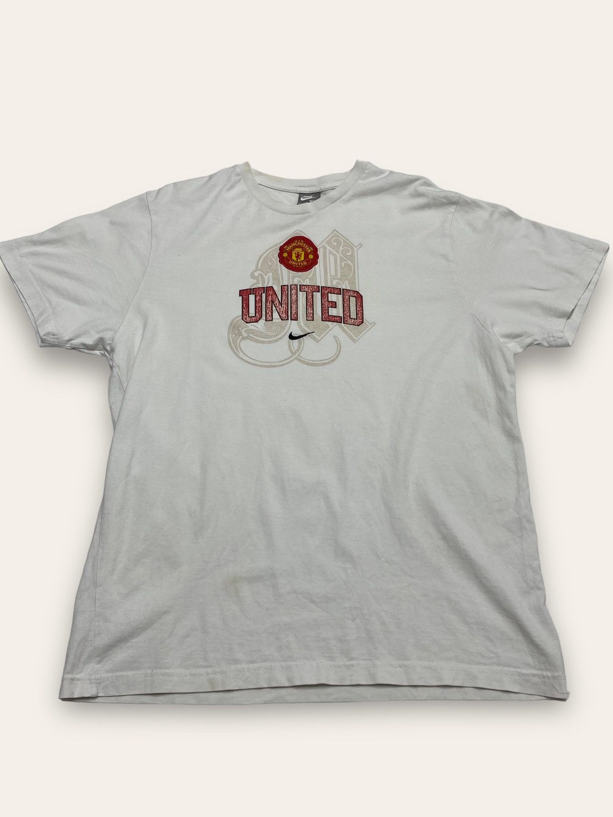 Nike 00s Vintage NIKE MANCHESTER UNITED Big Logo White Tee Size US XL / EU 56 / 4 - 1 Thumbnail
