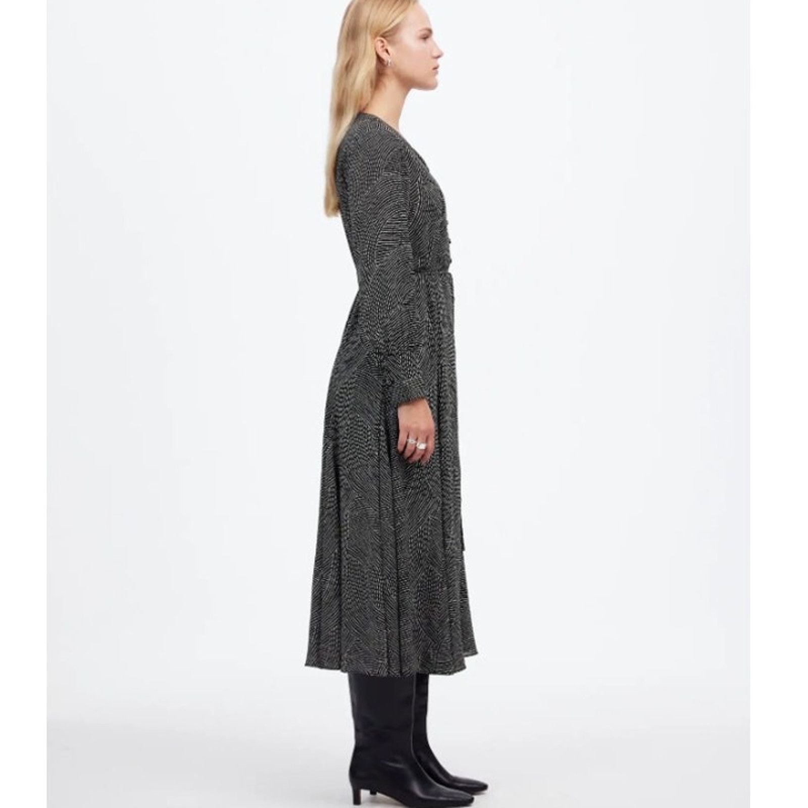 Madewell EUC Madewell Women's Black Tie Waist Midi Dress in Dot M Size M / US 6-8 / IT 42-44 - 2 Thumbnail