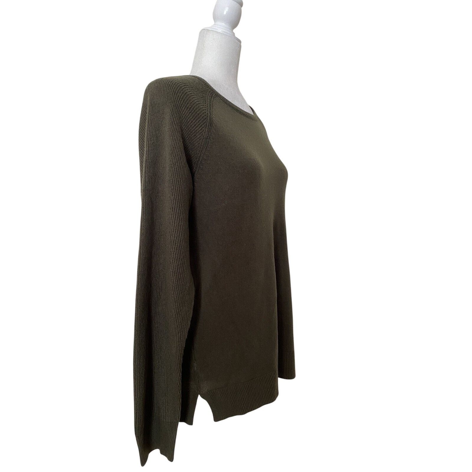 Romeo Gigli Sweet Romeo Loren Green Crew Neck Raglan Slev size M A003069 Size M / US 6-8 / IT 42-44 - 3 Thumbnail