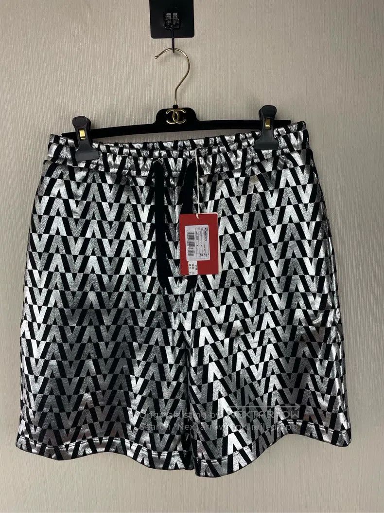 Valentino Valentino Full printed shorts Size US 27 - 1 Thumbnail