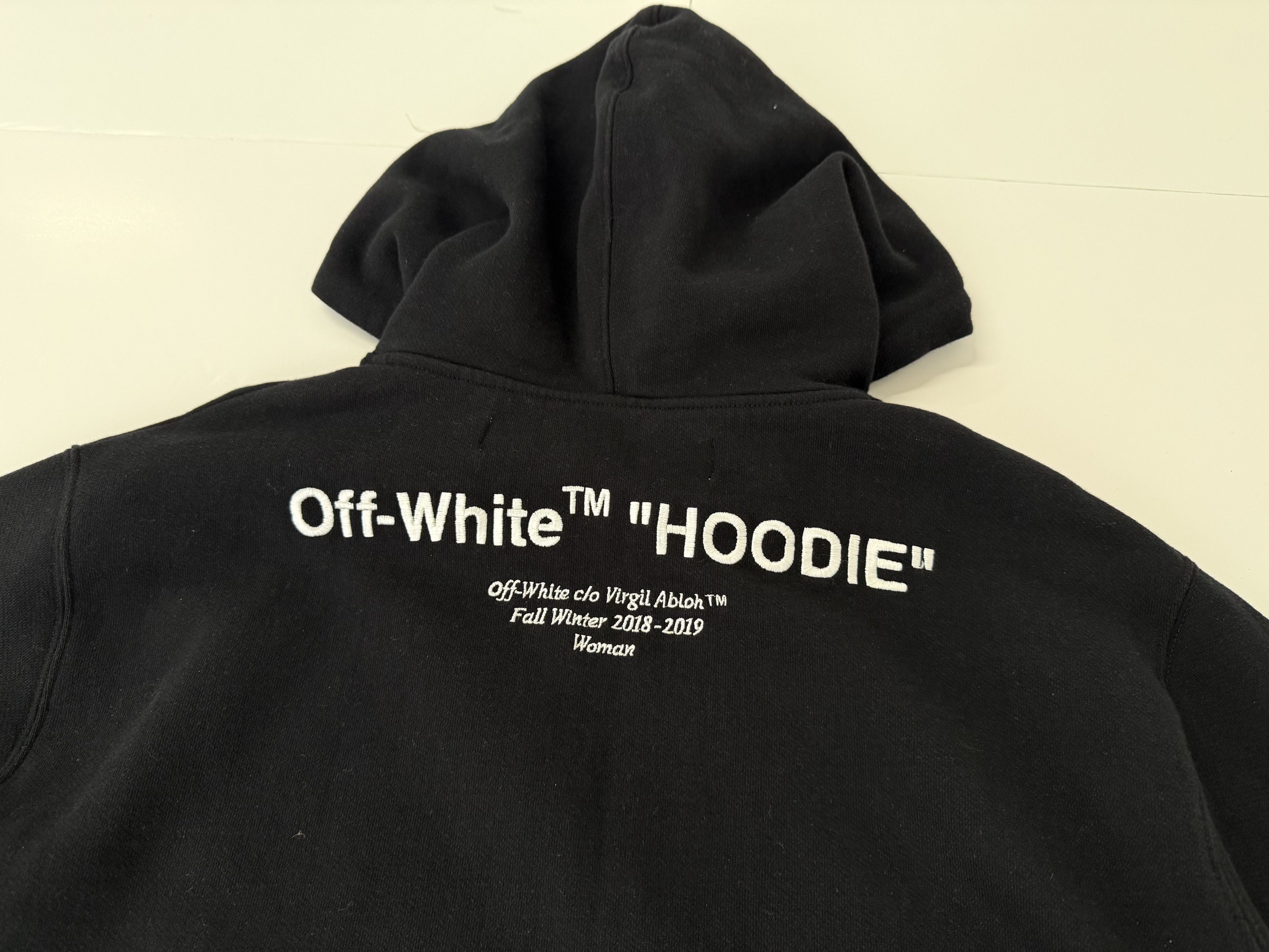 Off-White *USED* Women Off White Crop Hoodie - Black / Medium Size M / US 6-8 / IT 42-44 - 4 Thumbnail