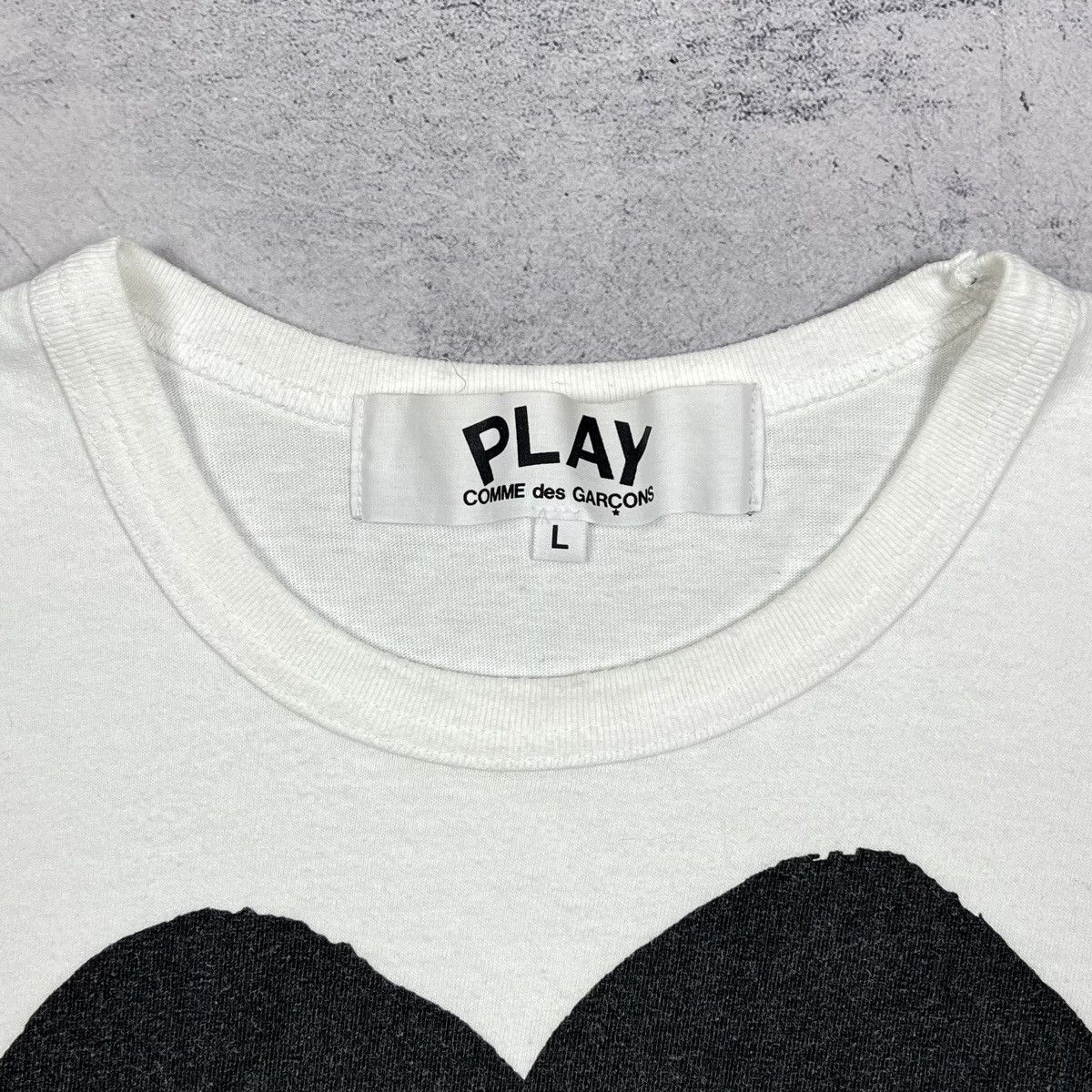 Comme des Garcons PLAY Comme Des Garçons Heart Big Logo T Shirt Size US L / EU 52-54 / 3 - 9 Thumbnail