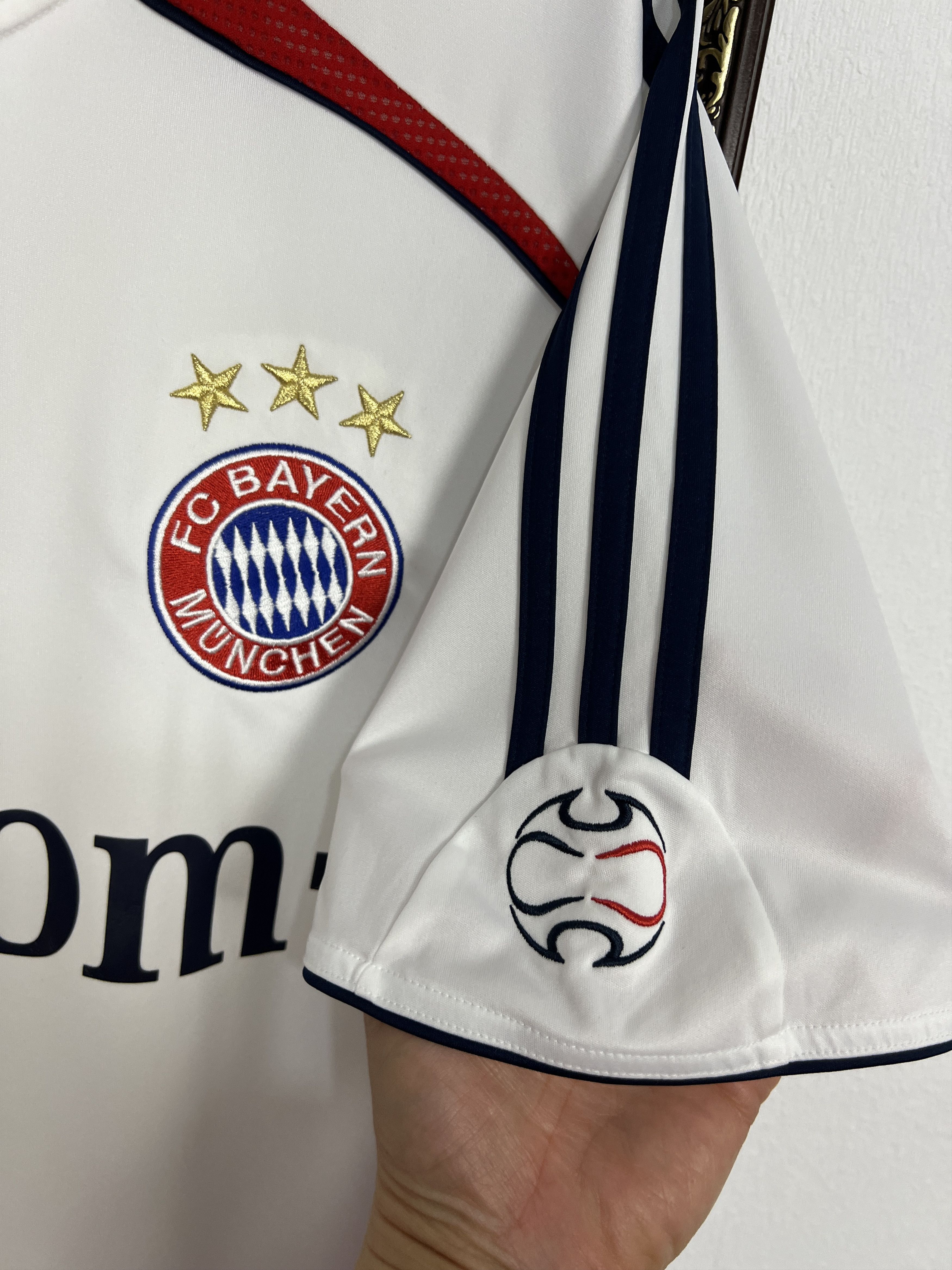 Adidas Bayern Munich Away football shirt 2006 Soccer Jersey Trikot Size US L / EU 52-54 / 3 - 4 Thumbnail