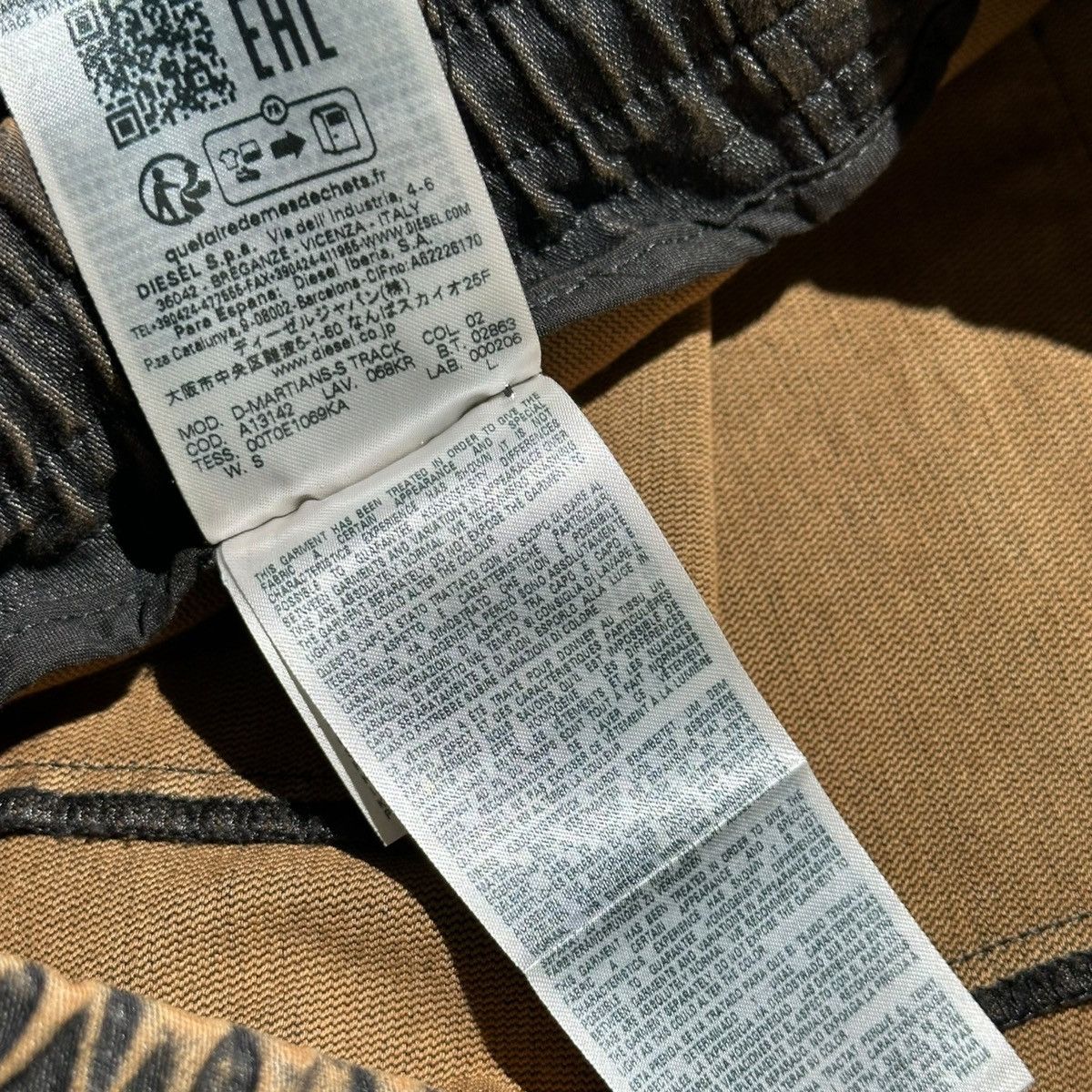 Diesel × Diesel Black Gold Diesel new season waxed baggy sweatpants Size US 32 / EU 48 - 6 Thumbnail