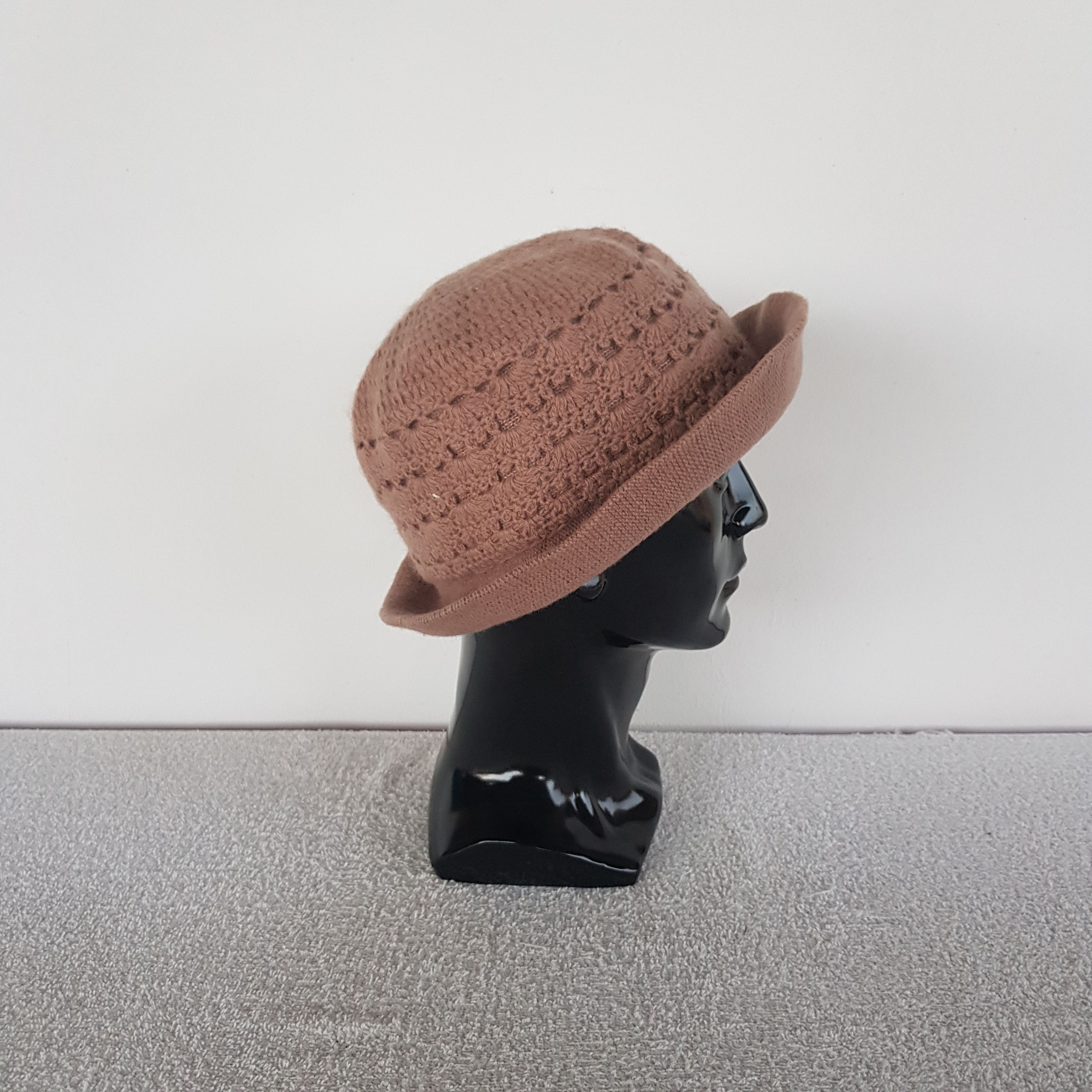 Japanese Brand Vintage Rudolph Valentino Hats Crochet Beanie Snow Caps. Size ONE SIZE - 3 Thumbnail