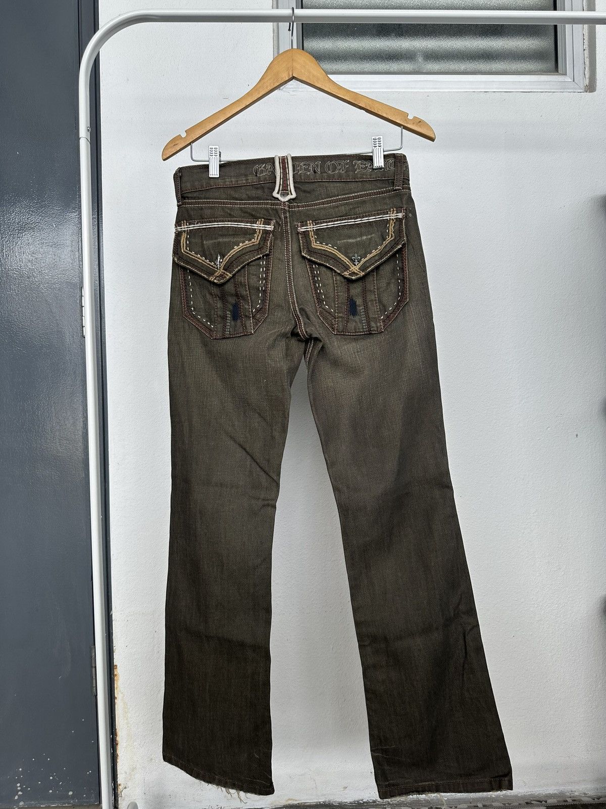 Monarchy Size 30/31 - 00’s Monarchy mudmax tribe flared Size US 30 / EU 46 - 10 Thumbnail