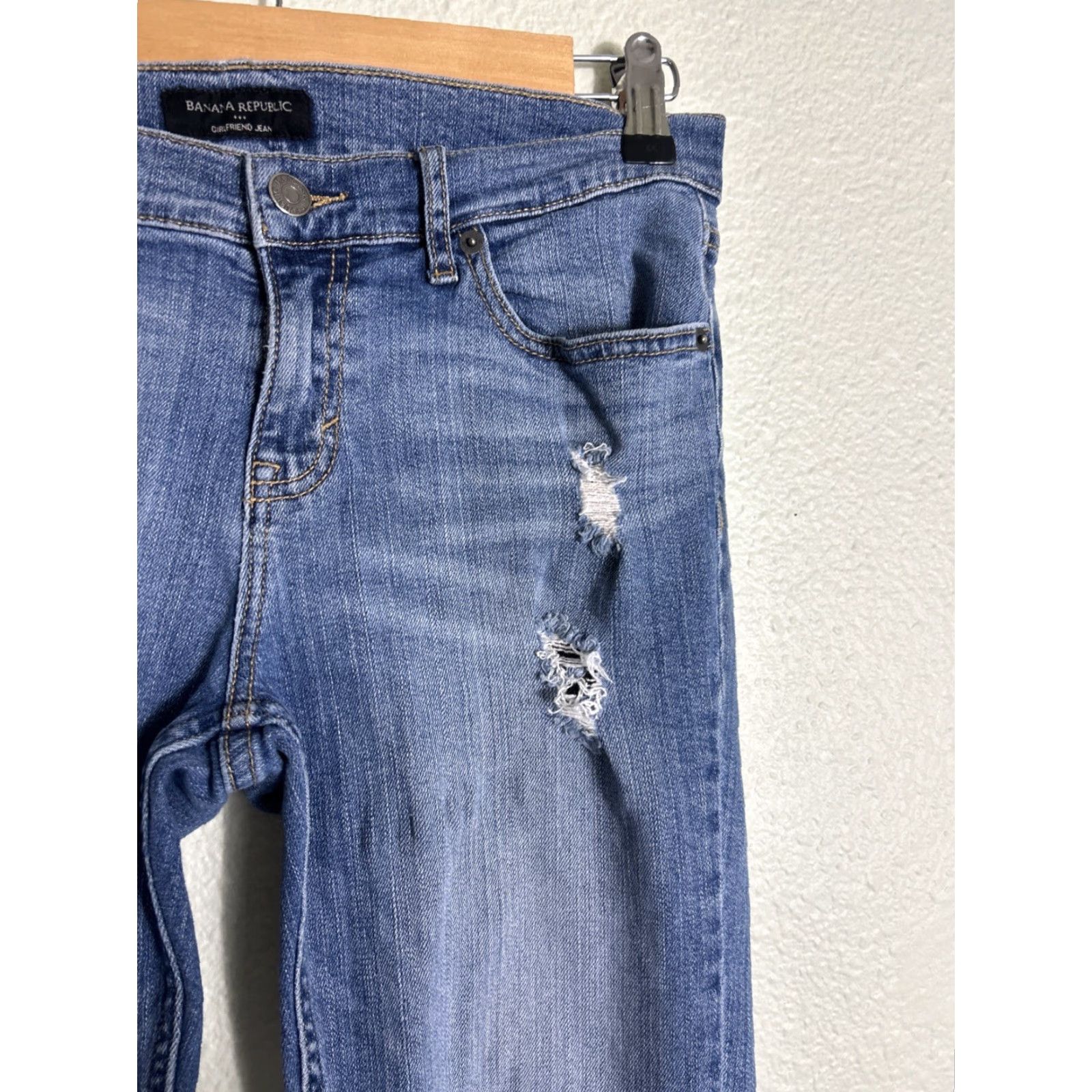 Banana Republic VINTAGE Banana Republic Girlfriend Jeans Medium Wash Distressed 26P Petite Blue 26" Inseam Womens Size 26" / US 2 / IT 38 - 5 Thumbnail
