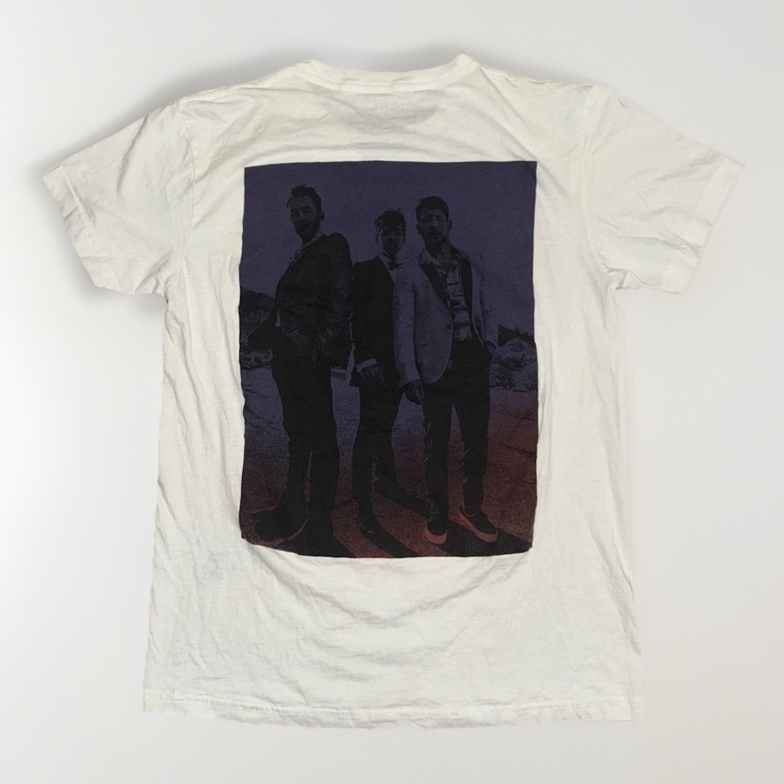Band Tees Jonas Brothers Band Tee White Graphic T-Shirt Medium 19x26 Size US M / EU 48-50 / 2 - 1 Thumbnail