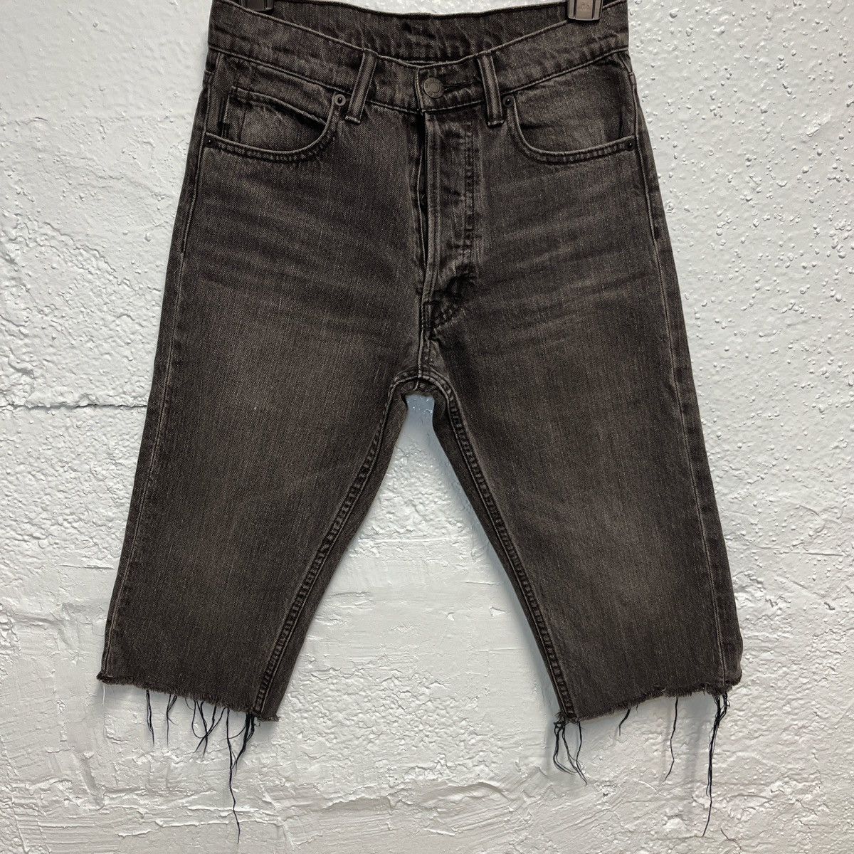 Helmut Lang Helmut Lang Distressed Denim Shorts Size 24" / US 00 / IT 34 - 1 Thumbnail