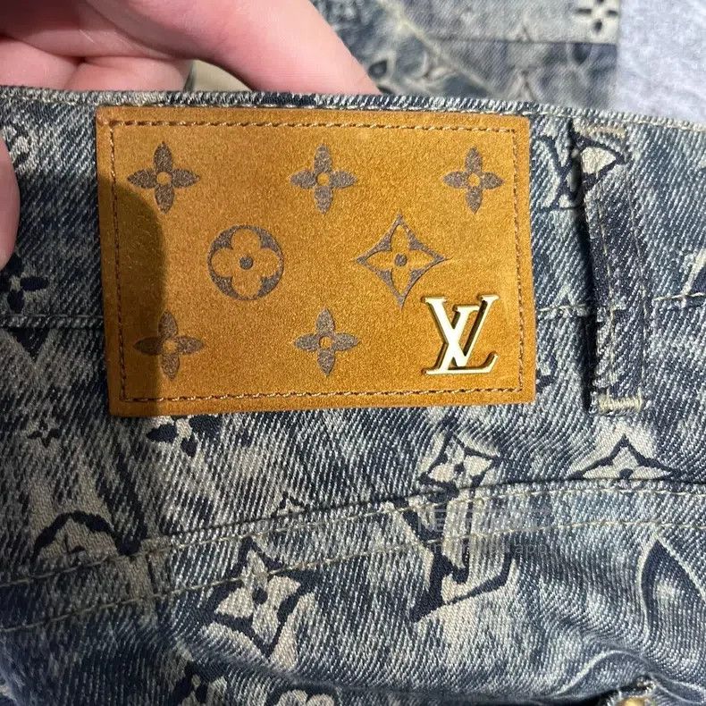 Louis Vuitton Louis Vuitton Brown paneled multi-pocket slacks pants Size US 29 - 5 Thumbnail
