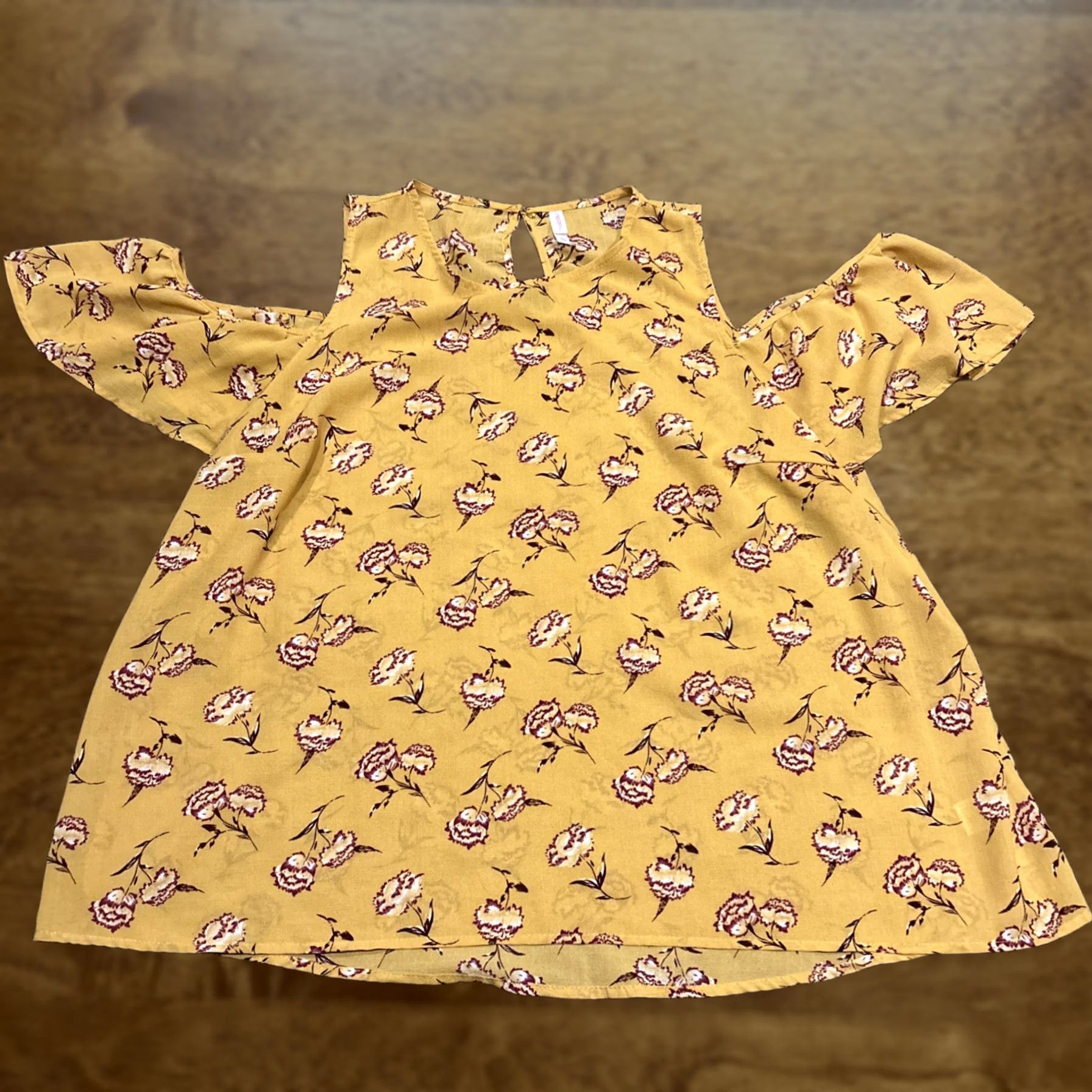 Vintage Xhileration Yellow Blouse 2X Women Short Sleeve Round Neck Cold Shoulder Open Shoulder Polyester Solid Blouse Womens Regular Size 2X Size XXL / US 16-18 / IT 52-54 - 1 Thumbnail