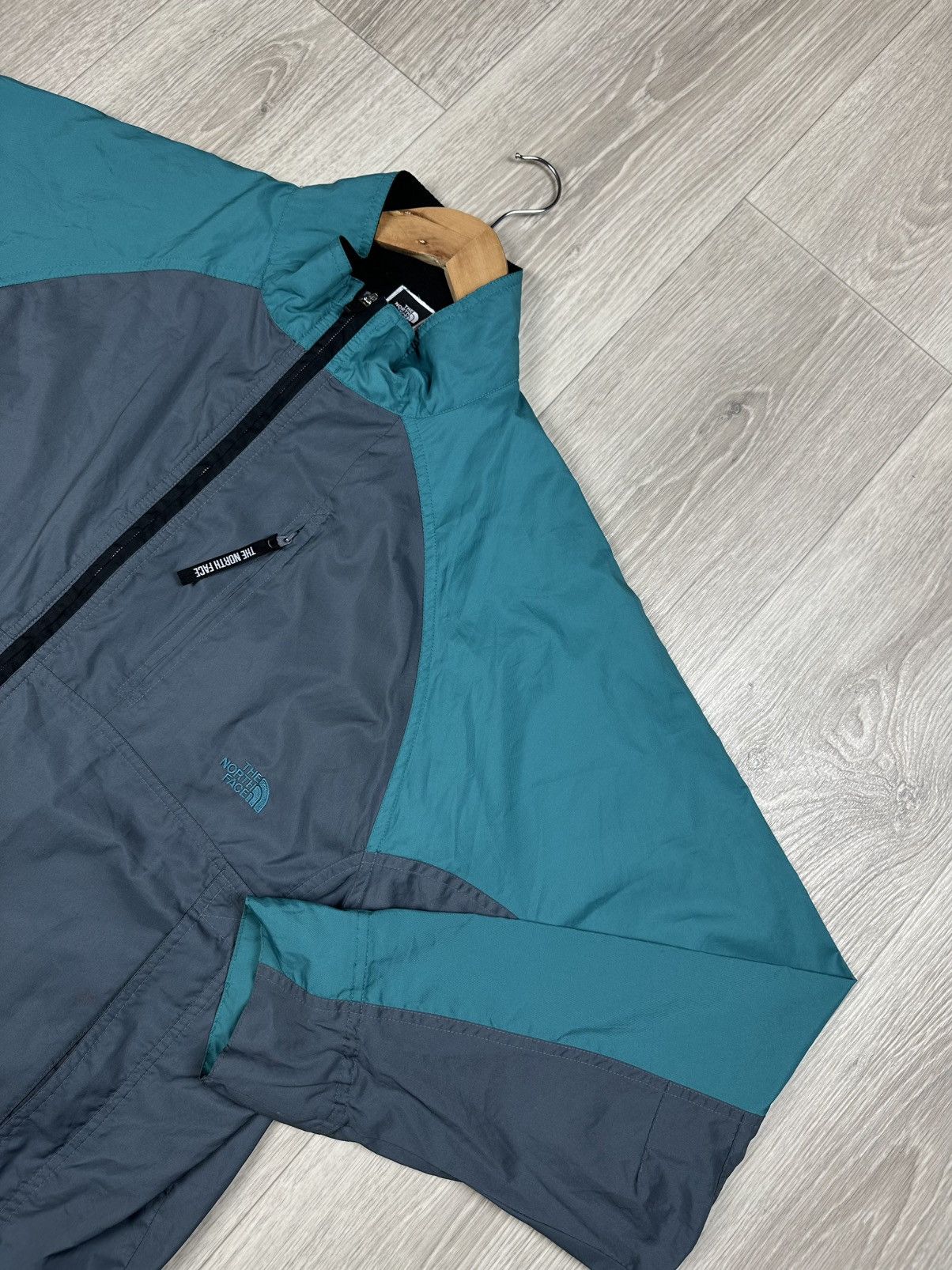 The North Face Vintage The North Face Light Jacket Windbreaker Size L Size US L / EU 52-54 / 3 - 2 Thumbnail