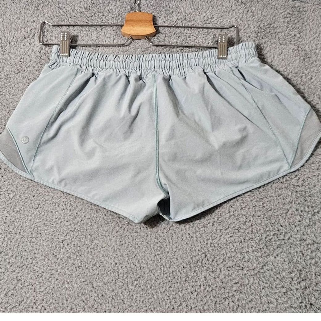 Lululemon Lululemon Women's Green Hotty Hot Short II 2.5" Size 10 Size 32" / US 10 / IT 46 - 2 Thumbnail