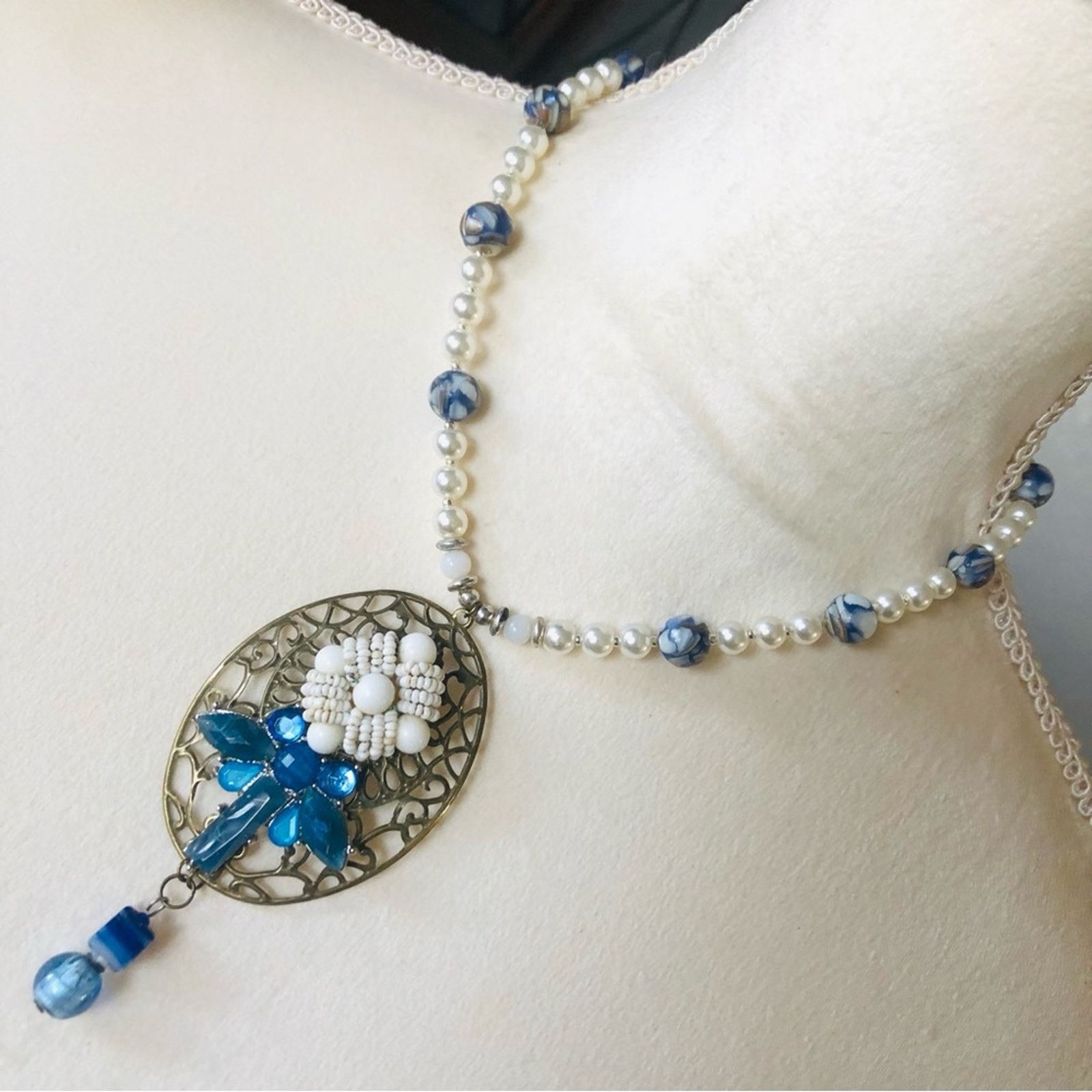 Handmade Handcrafted repurpose cal-silica pearl necklace Size ONE SIZE - 1 Thumbnail
