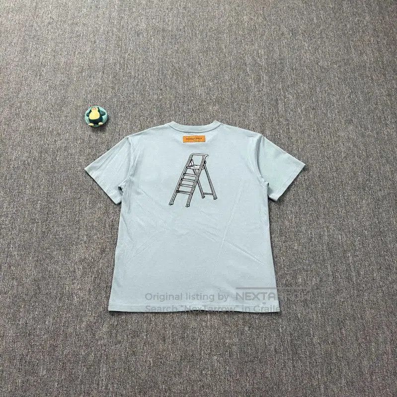 Louis Vuitton Louis Vuitton Men's XL Blue Graphic T-Shirt . Size US XL / EU 56 / 4 - 2 Thumbnail