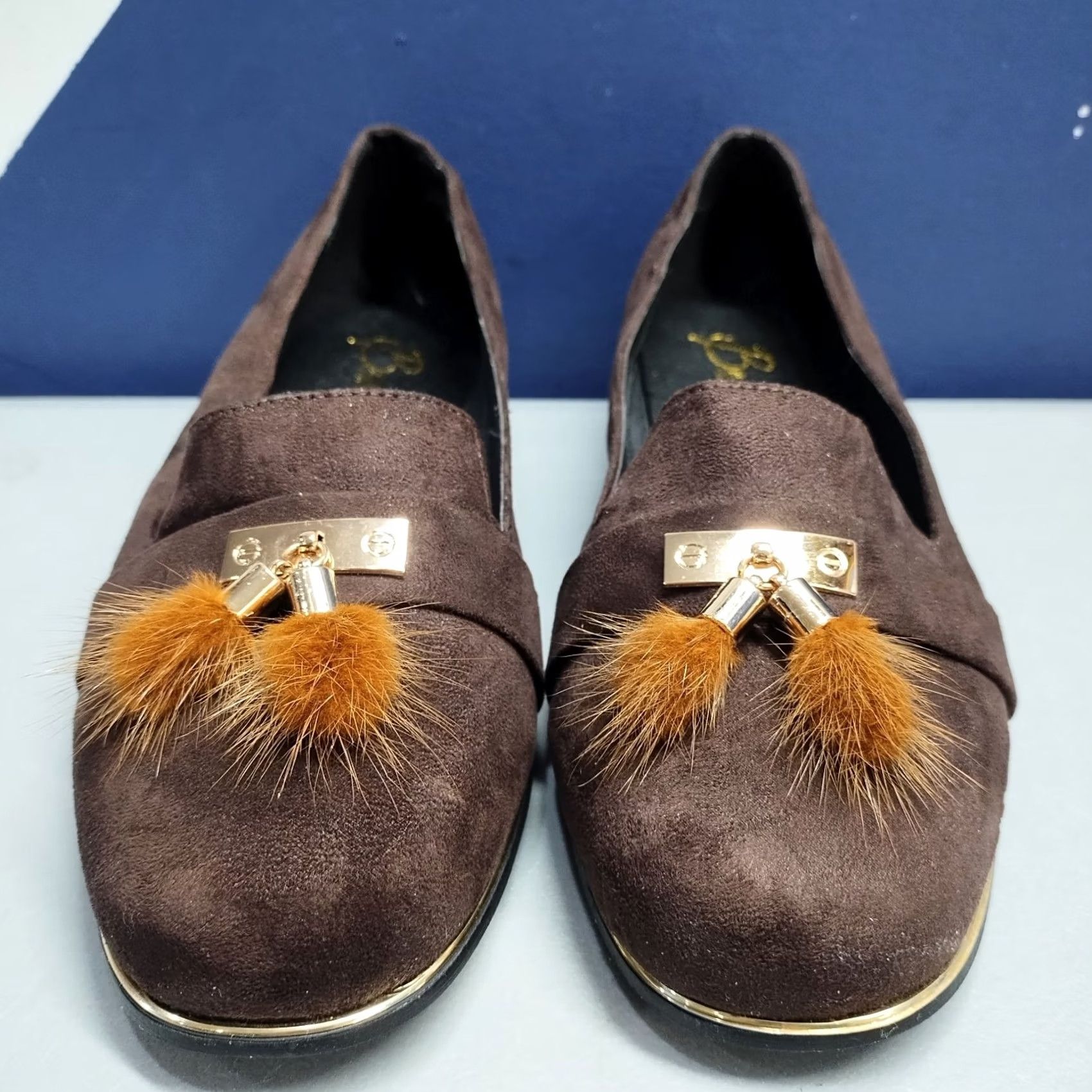 Vintage Beacon Loafers Womens 11W Brown Upper Suede Tassel Accent Square Toe Slip On Shoes Size US 11 / IT 41 - 2 Thumbnail