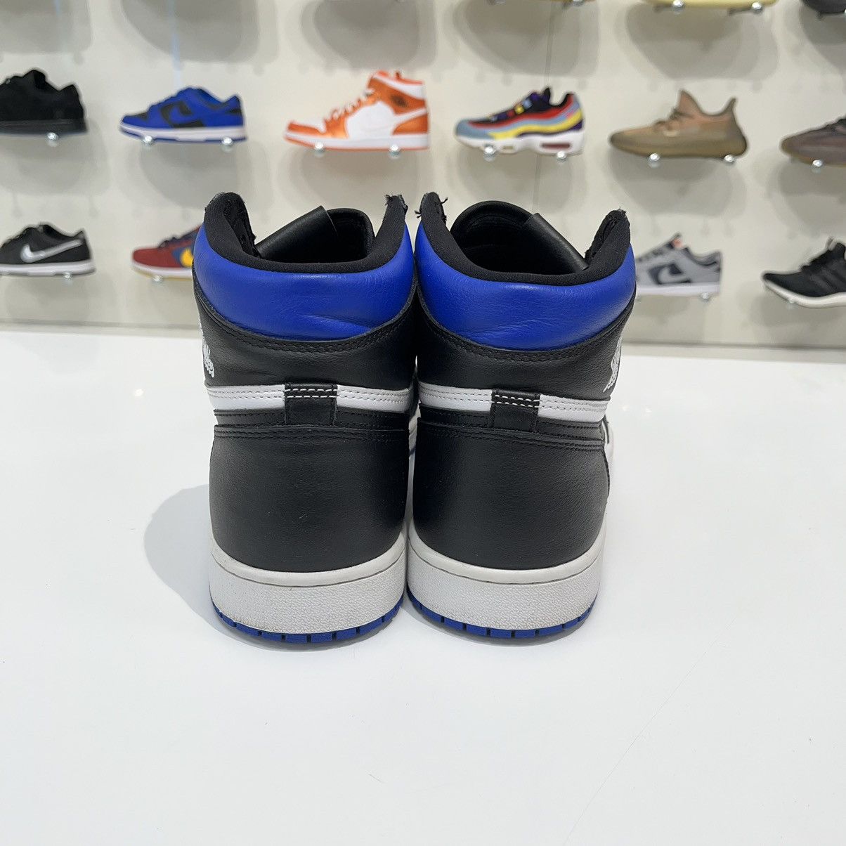 Nike Air Jordan 1 Retro High Royal Toe Size US 12 / EU 45 - 5 Thumbnail