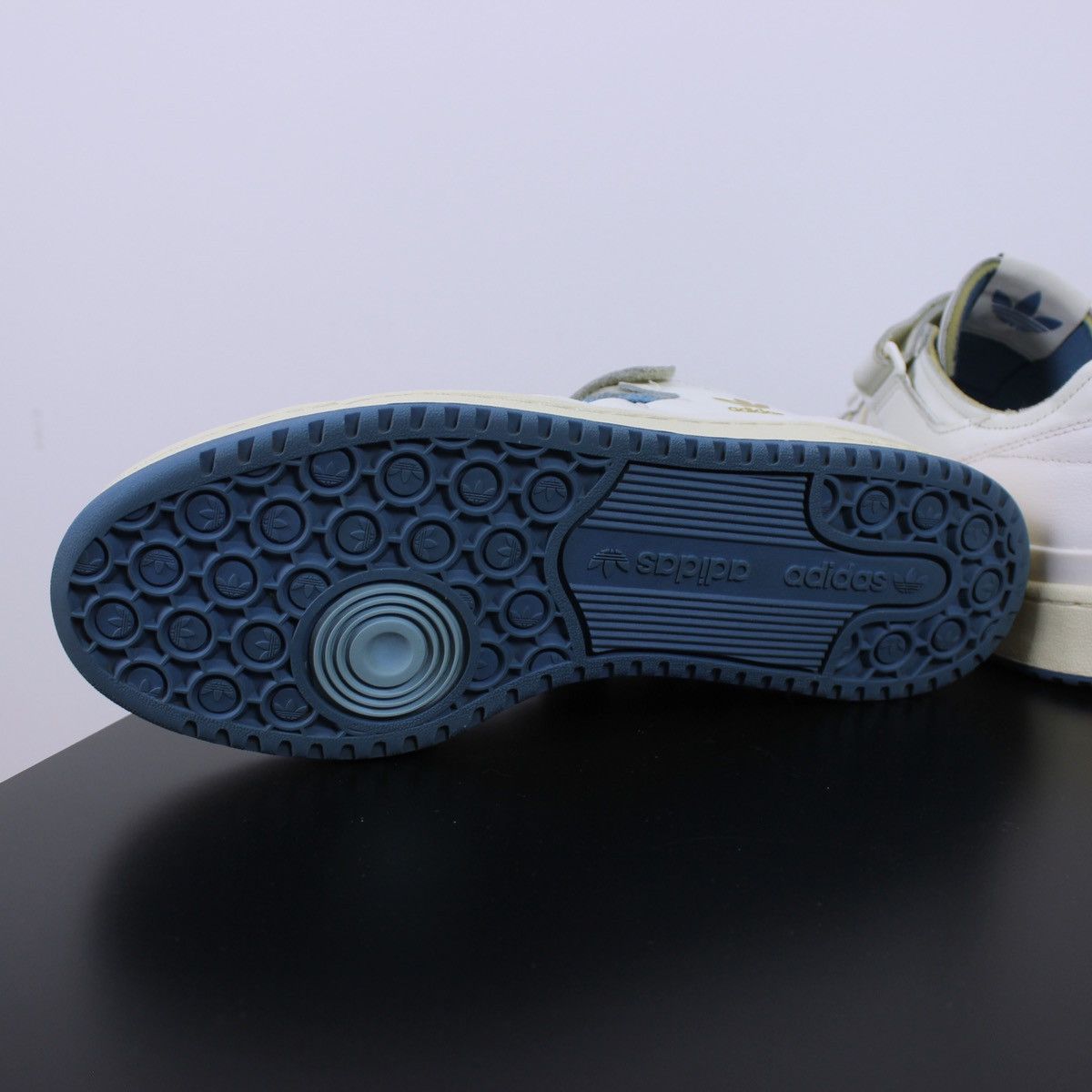 Adidas ADIDAS FORUM 84 LOW 'WHITE PULSE BLUE' Size US 11 / EU 44 - 6 Thumbnail