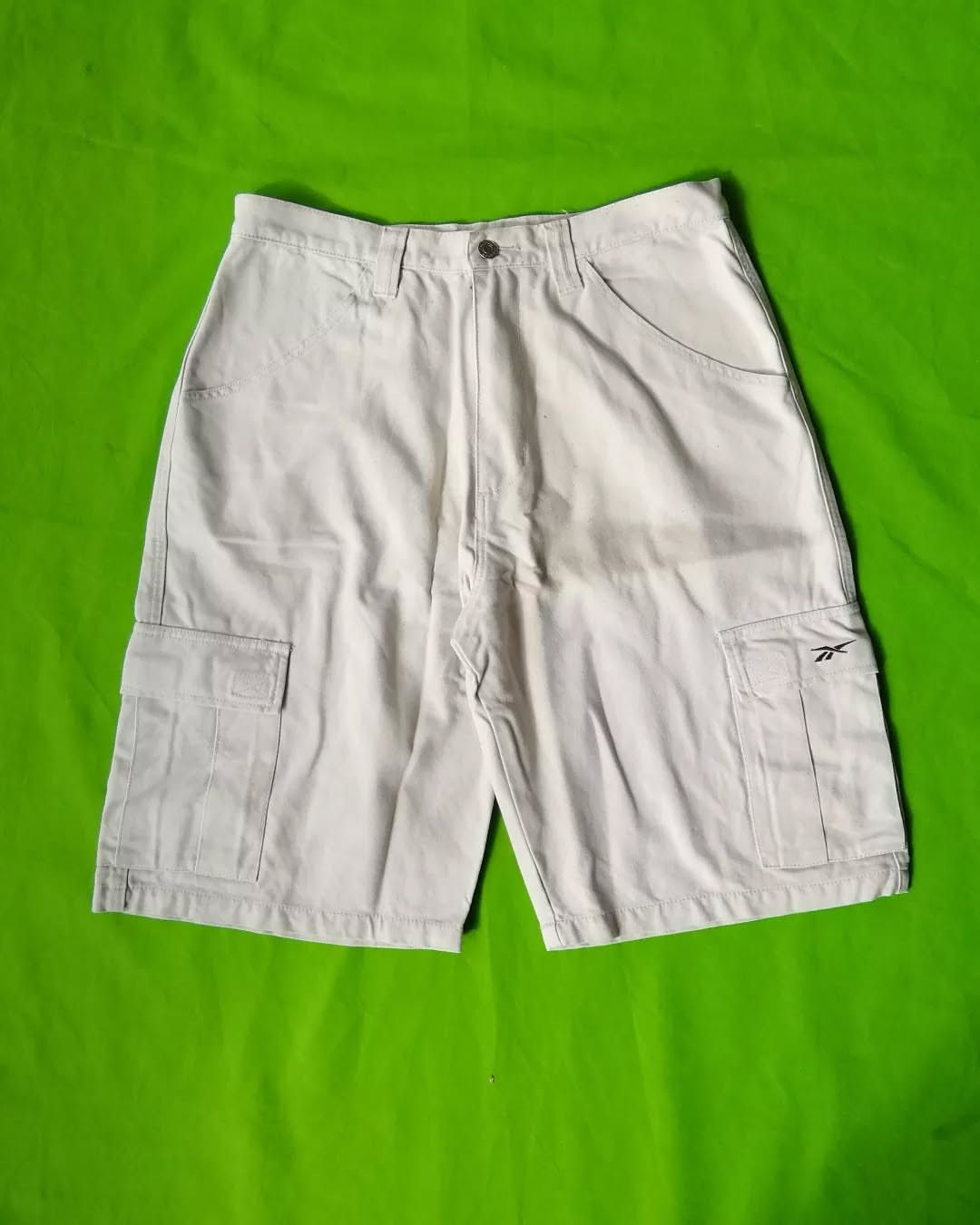 Reebok Vintage Reebok Cargo Pocket Short Pants Size US 32 / EU 48 - 2 Thumbnail