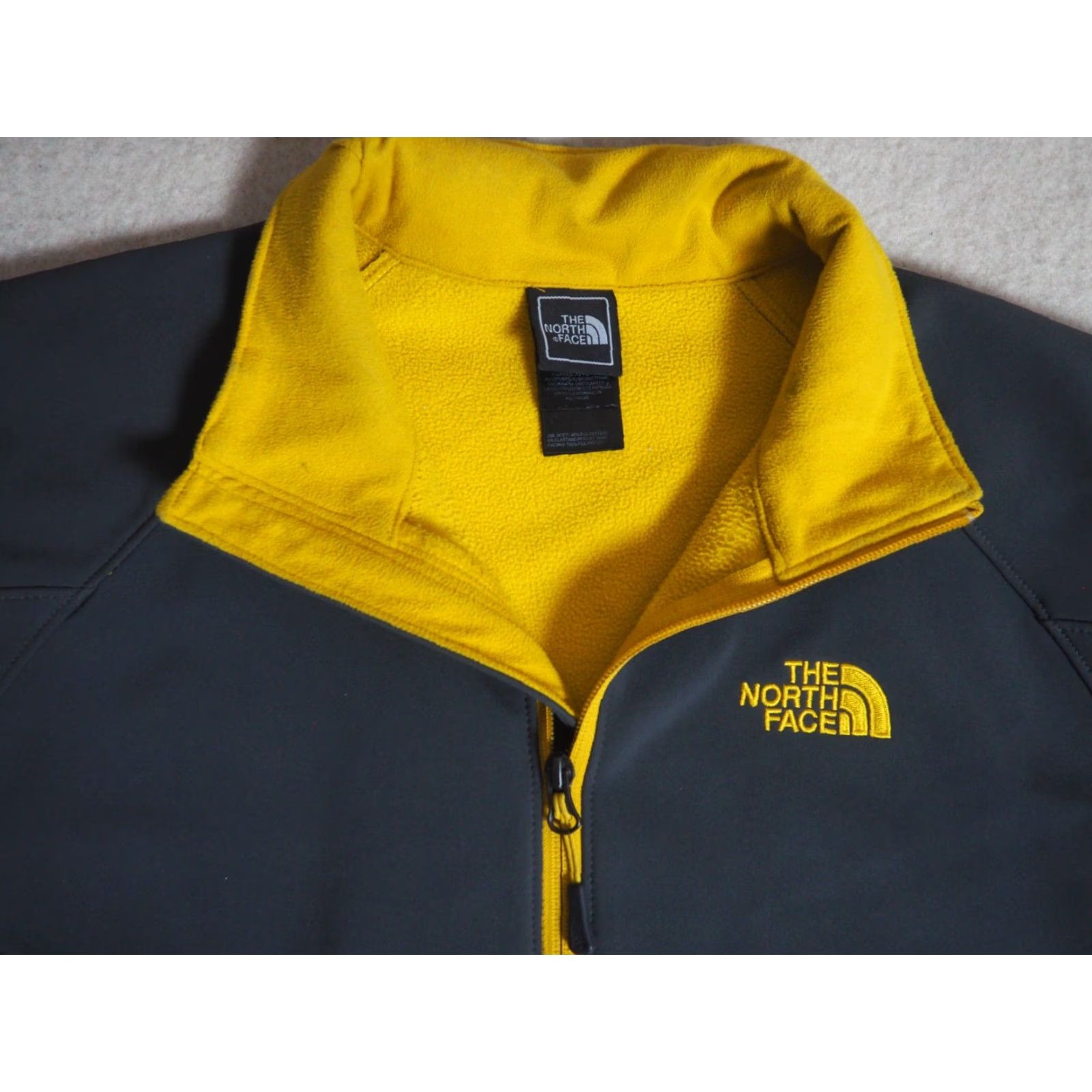 The North Face VINTAGE The North Face Windwall Jacket Mens M Gray Solid Zip Windbreaker Size US M / EU 48-50 / 2 - 3 Thumbnail