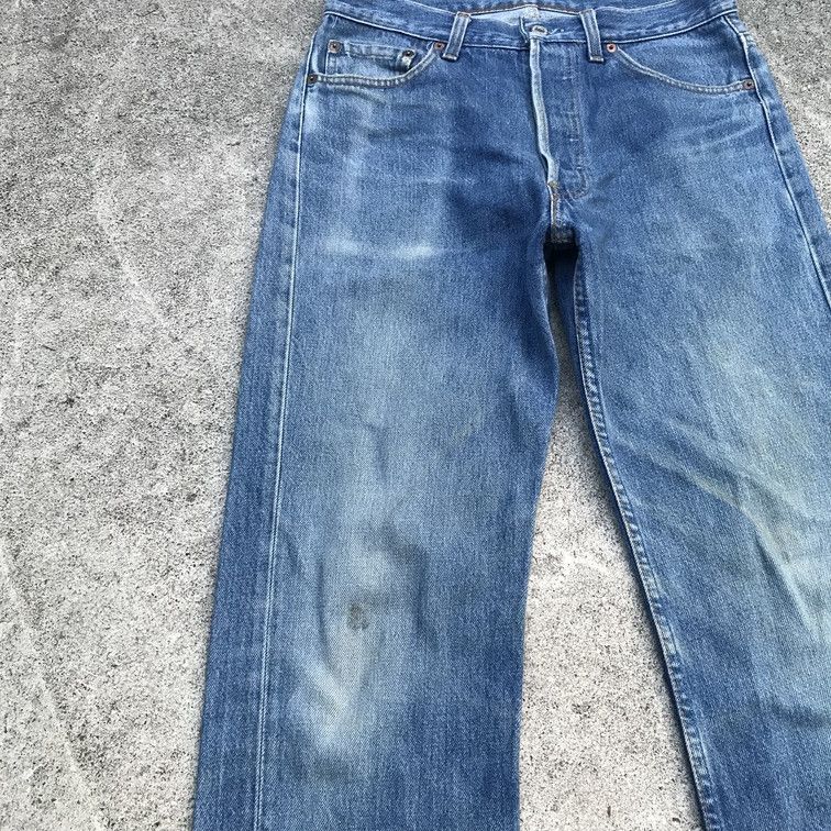 Levi's × Levi's Vintage Clothing Vintage Levis 501 lightwash dirty faded jean 90s usa W30x29 Size US 30 / EU 46 - 5 Thumbnail