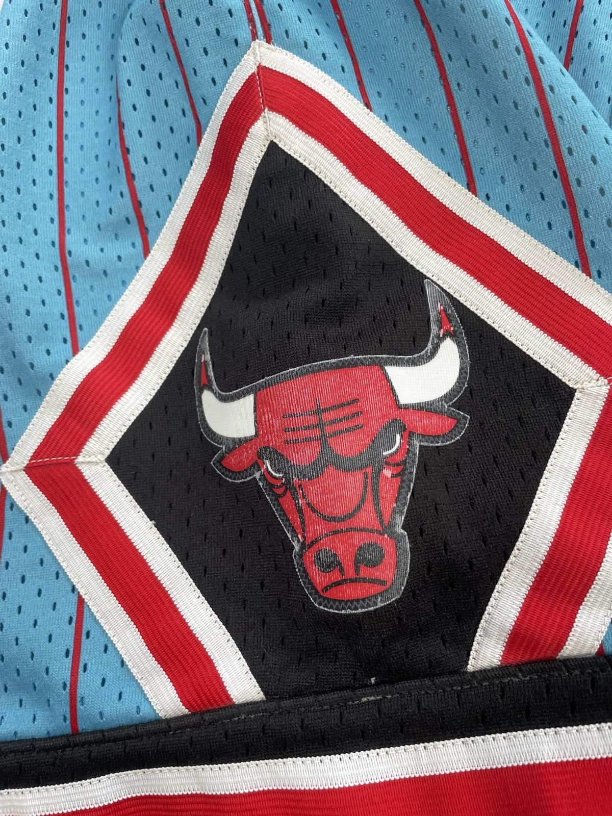 Mitchell & Ness × NBA Chicago Bulls Shorts Mitchell & Ness NBA Vintage Size US 36 / EU 52 - 6 Thumbnail