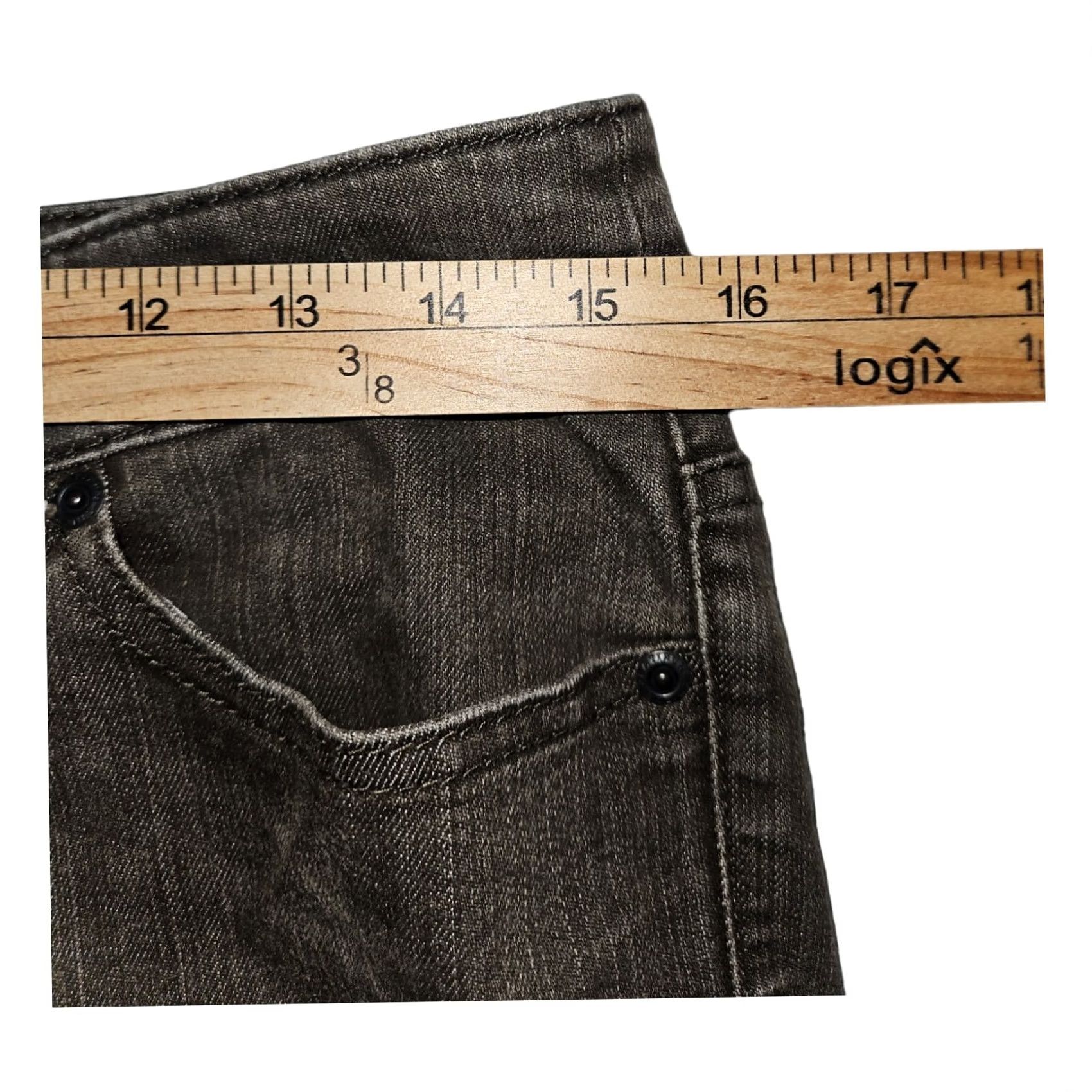 Vintage Chico's Platinum Jeans Women's 0.5 Short Slim Leg Traditional Fit Gray Cotton Elasterell Denim 5-Pocket Zipper Button Stretch Jeans Womens Size 25" / US 0 / IT 36 - 3 Thumbnail