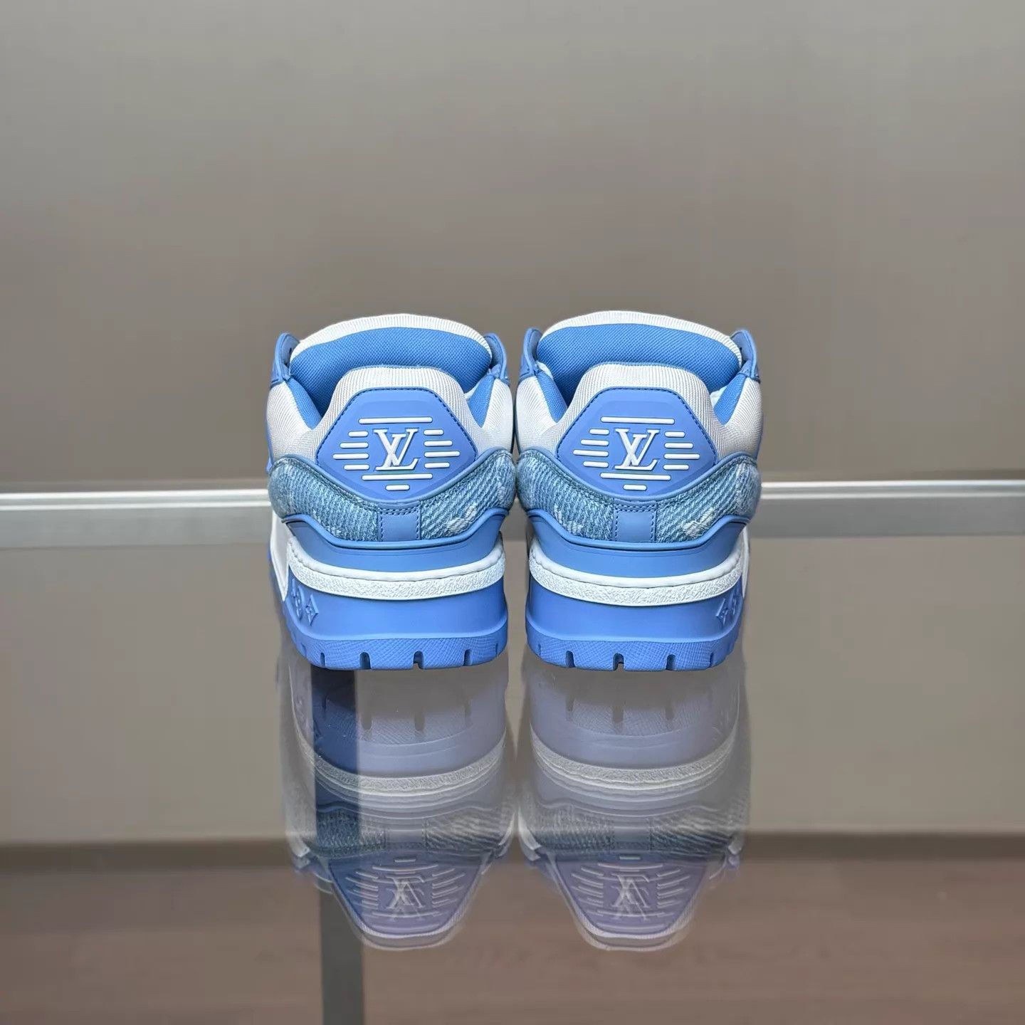 Louis Vuitton LV Trainer Maxi White Blue Denim Puff 38 New DM0681 Size US 7.5 / IT 37.5 - 4 Thumbnail